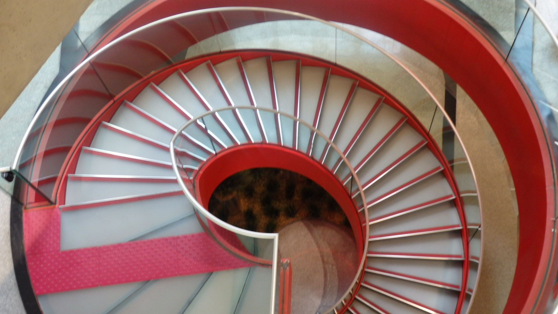 Olympus SZ-16,DZ-105 sample photo. French airport stair photography