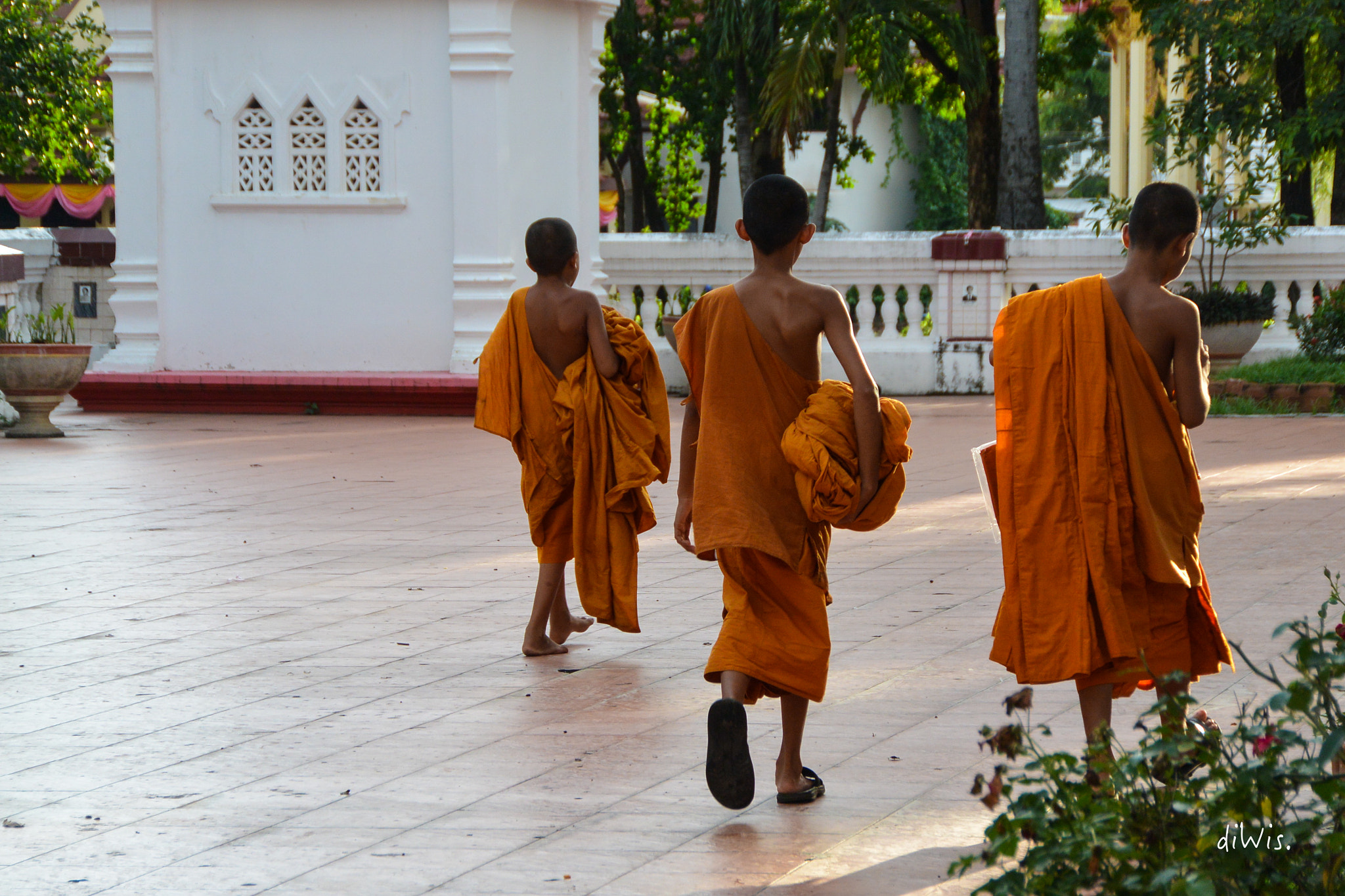 Nikon 1 V2 sample photo. New kesa - udon thani photography