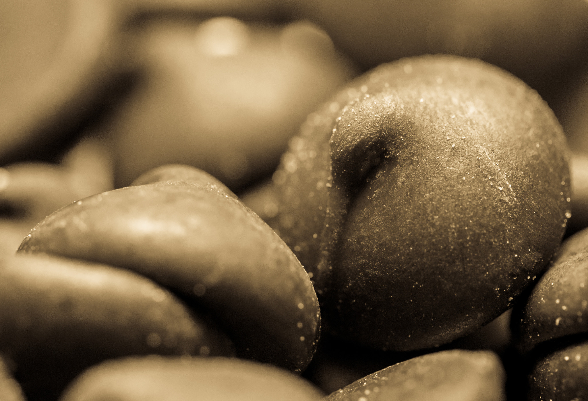 Canon EF-S 60mm F2.8 Macro USM sample photo. Illuminating dark chocolate photography