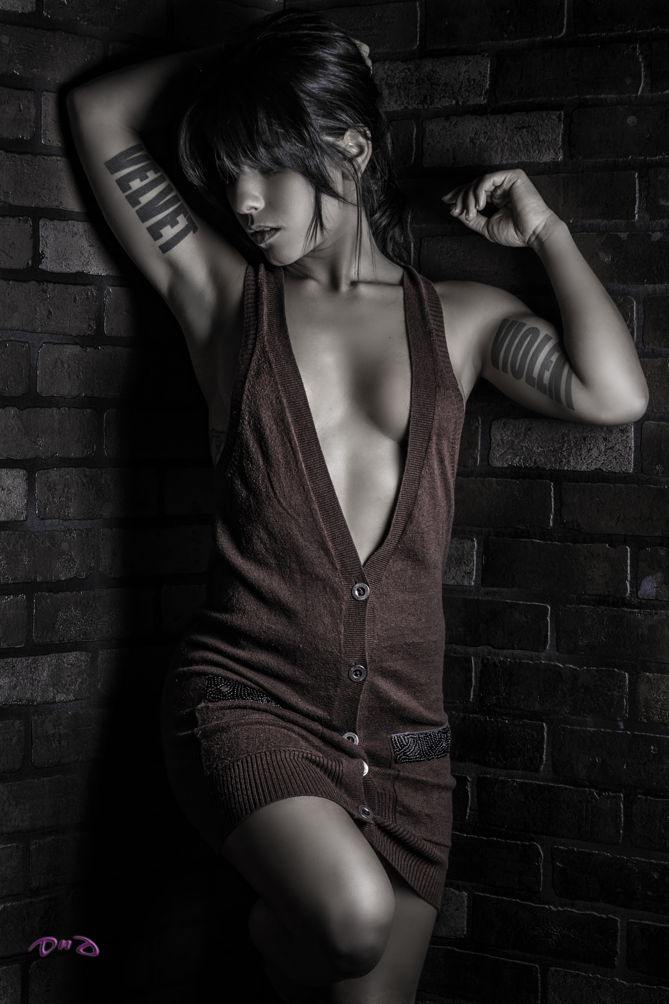 EF28-70mm f/2.8L USM sample photo. Brunette in a sweater photography