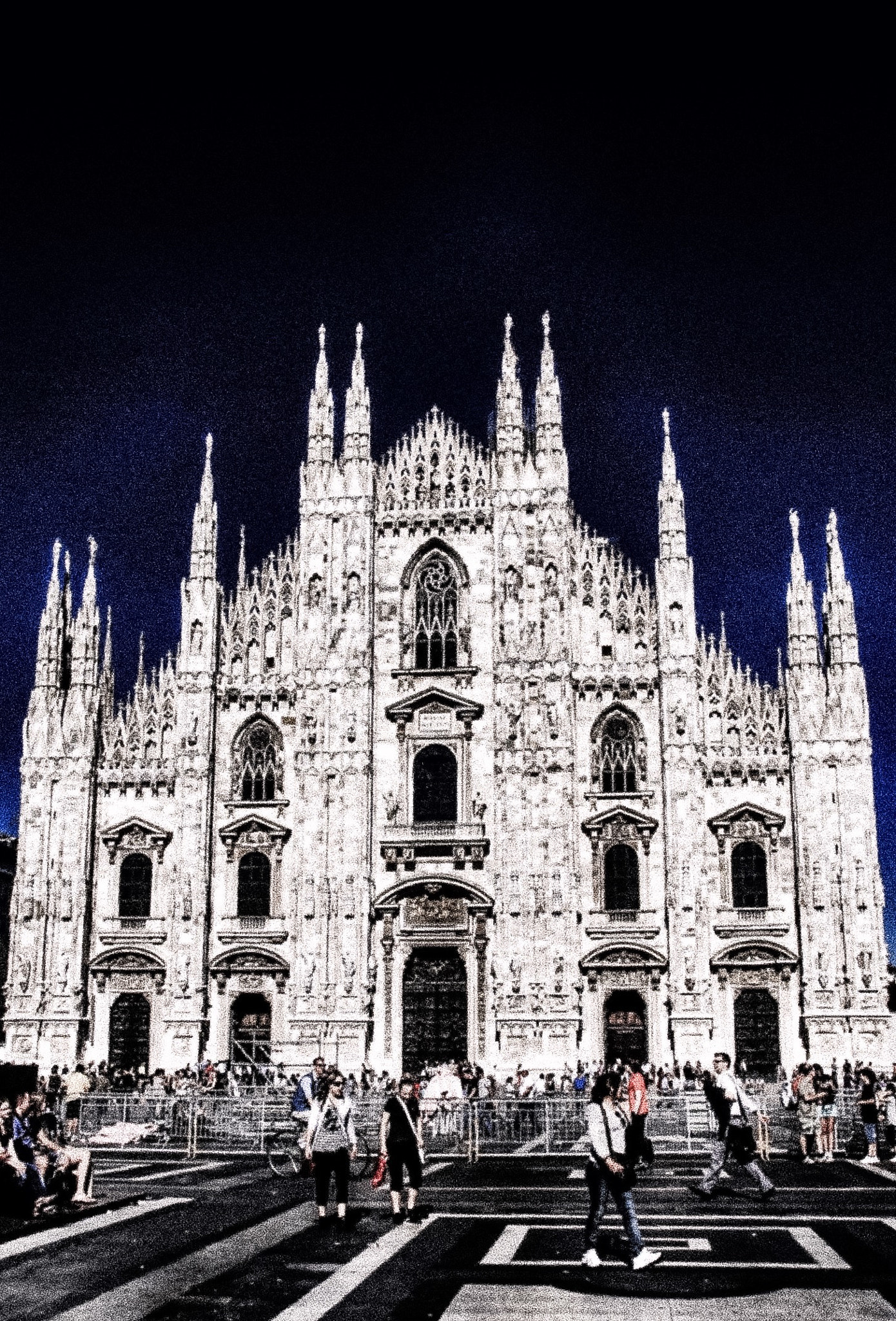 Canon EOS 50D + Canon 18-200mm sample photo. Milan cathedral #5 photography