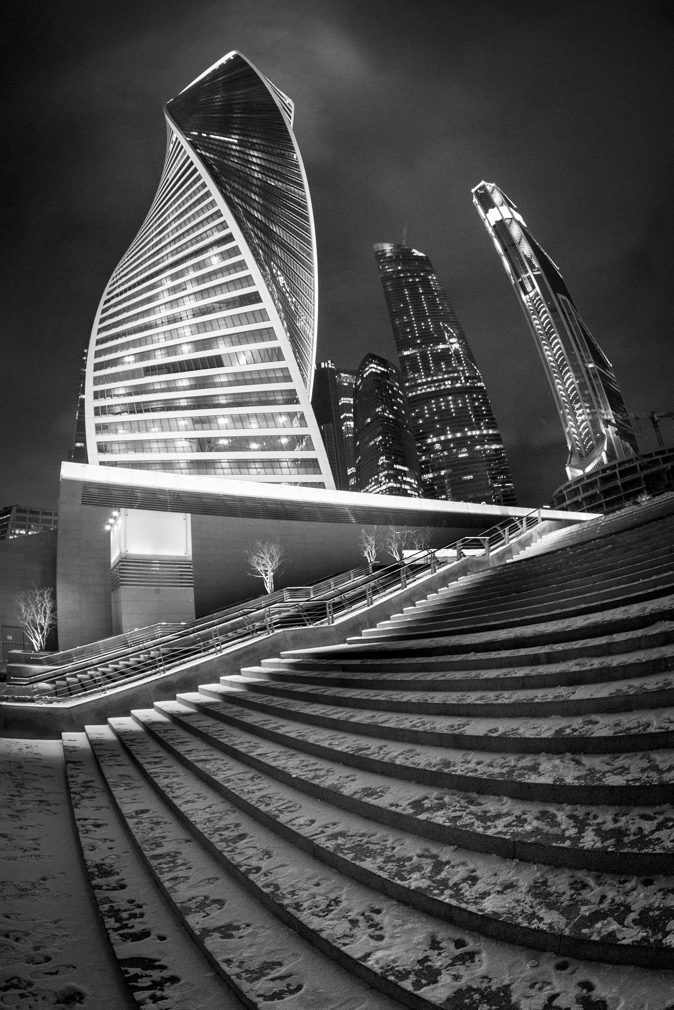 Canon EF 8-15mm F4L Fisheye USM sample photo. Moscow city bw photography
