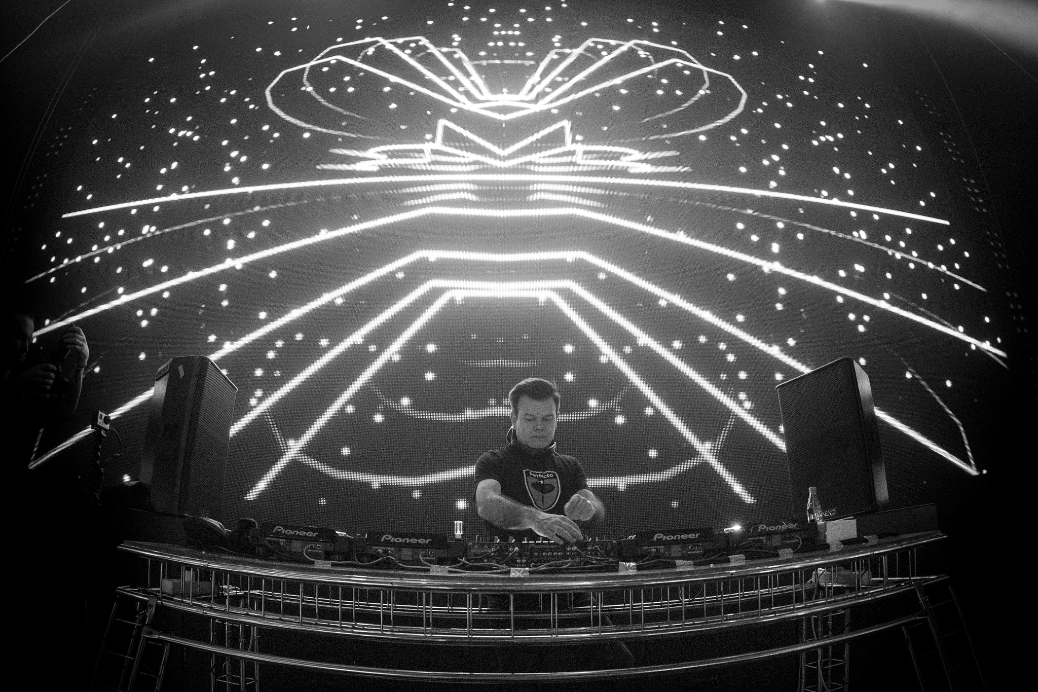 Canon EF 8-15mm F4L Fisheye USM sample photo. Paul oakenfold izvestiya photography