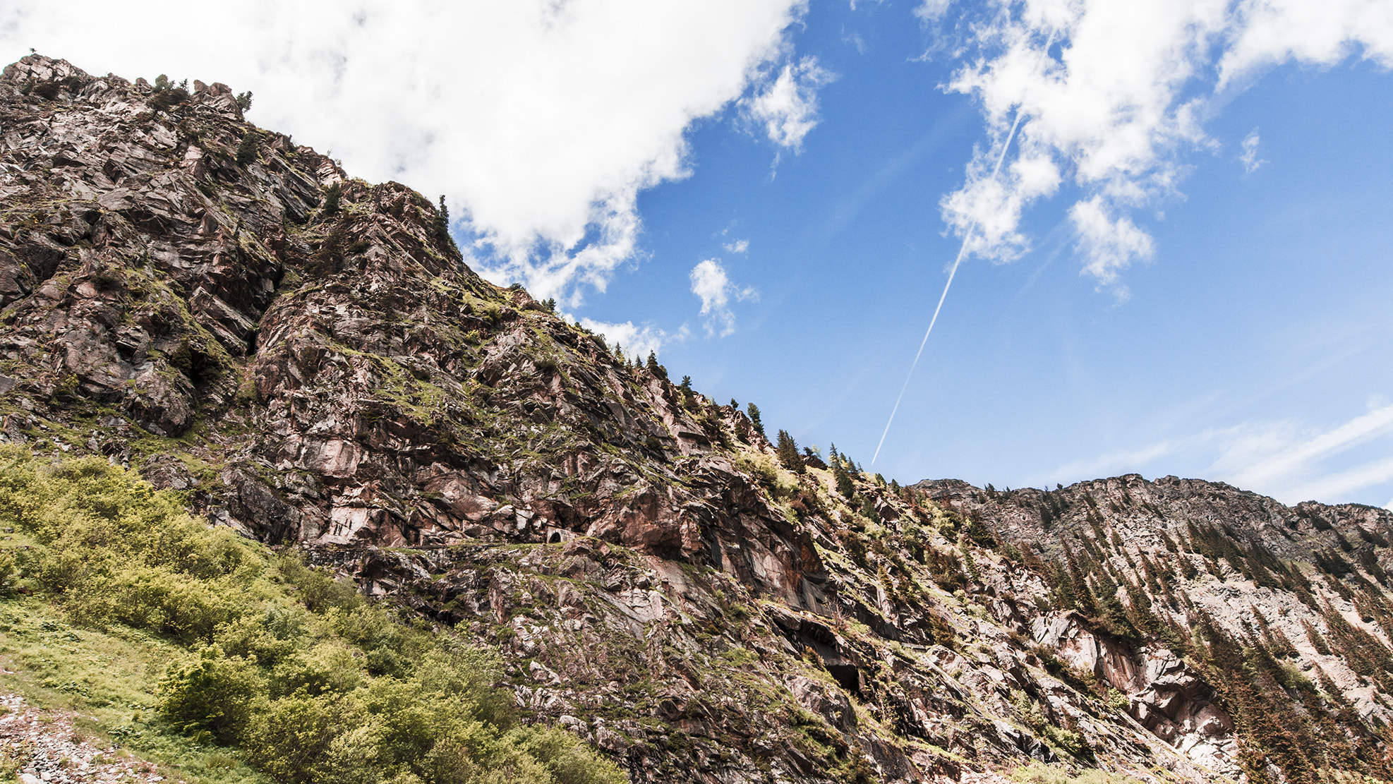 Nikon AF-S Nikkor 14-24mm F2.8G ED sample photo. Cliffs and sky photography