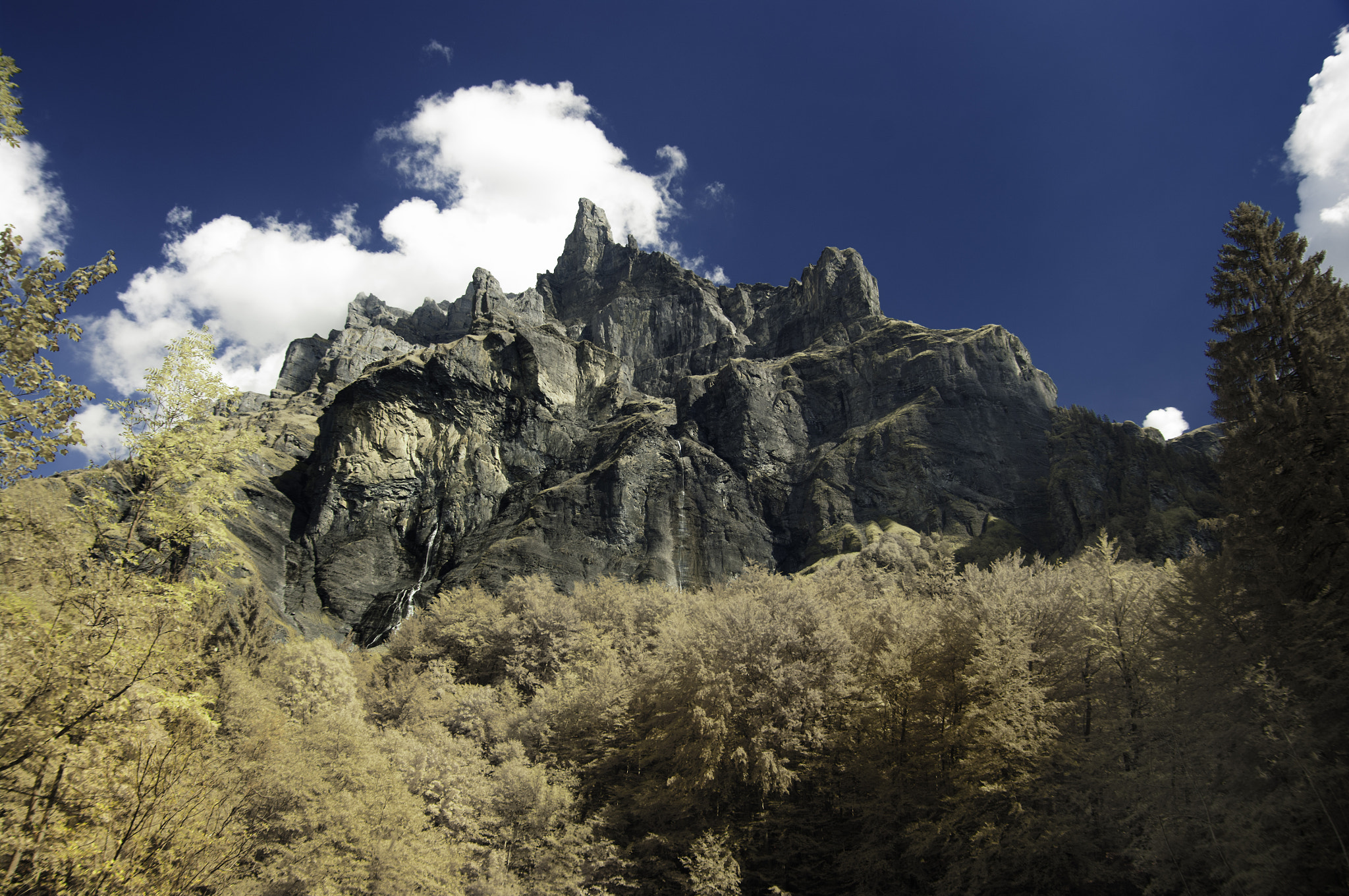 Pentax K20D sample photo. Infrared fall - sixt-fer-à-cheval photography