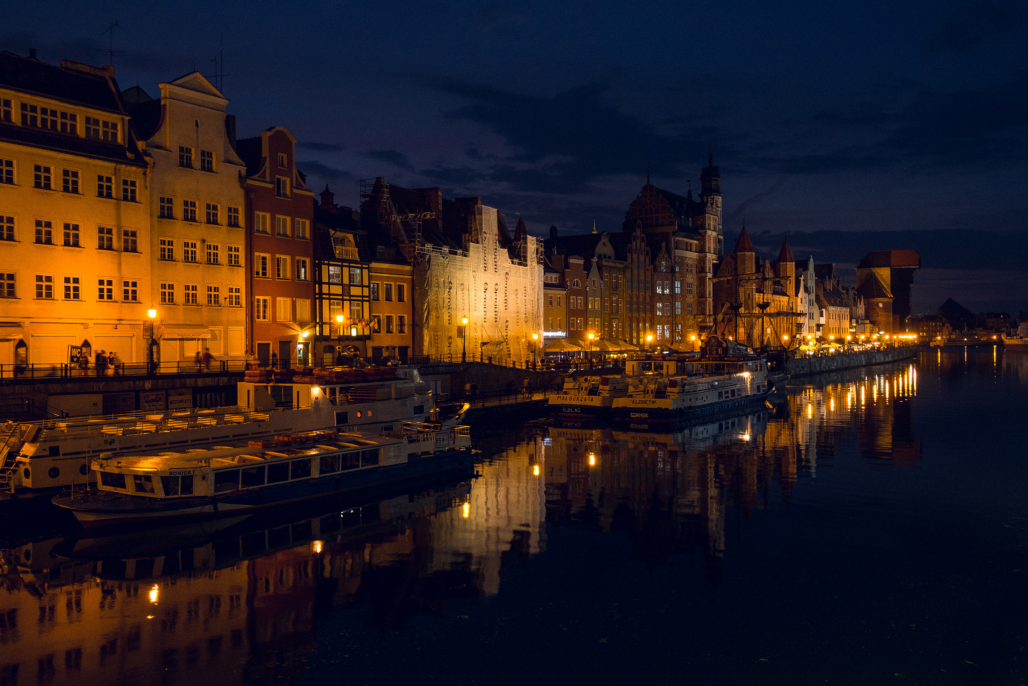 Fujifilm XC 16-50mm F3.5-5.6 OIS sample photo. Evening gdansk photography