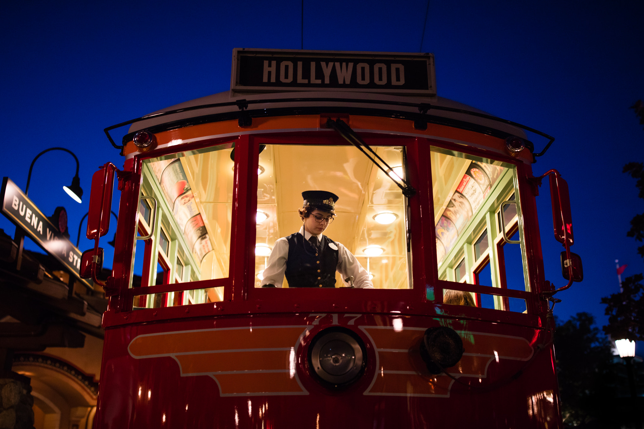 Canon EF 35mm F1.4L II USM sample photo. Night train photography