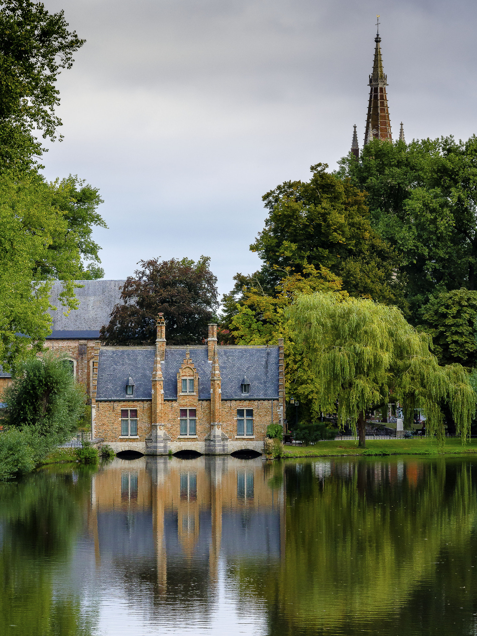 Panasonic Lumix DMC-G3 + Sigma 60mm F2.8 DN Art sample photo. Lovers lake, bruges photography