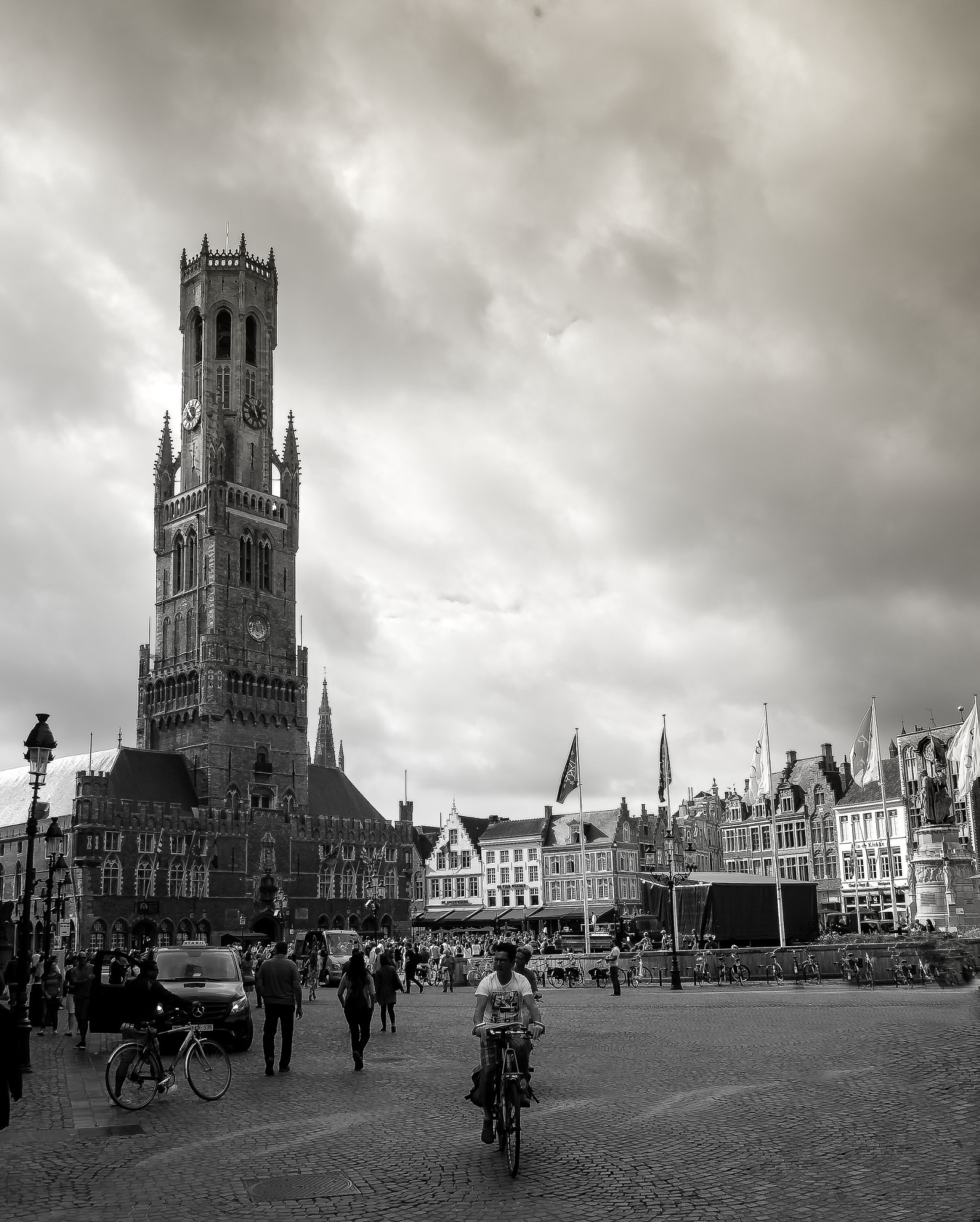 Panasonic Lumix DMC-G3 + Panasonic Lumix G 14mm F2.5 ASPH sample photo. Belfort tower, bruges, belgium photography