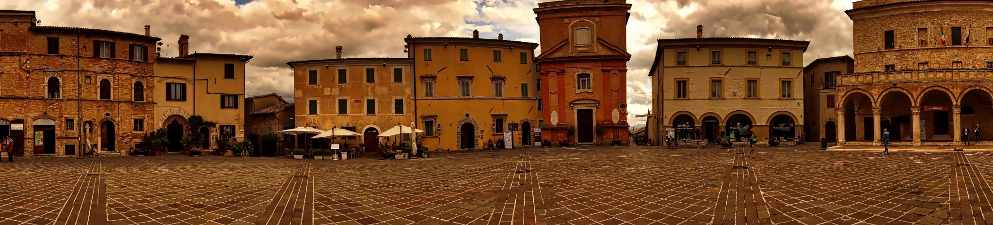 Sony SLT-A65 (SLT-A65V) sample photo. Montefalco - the town square photography