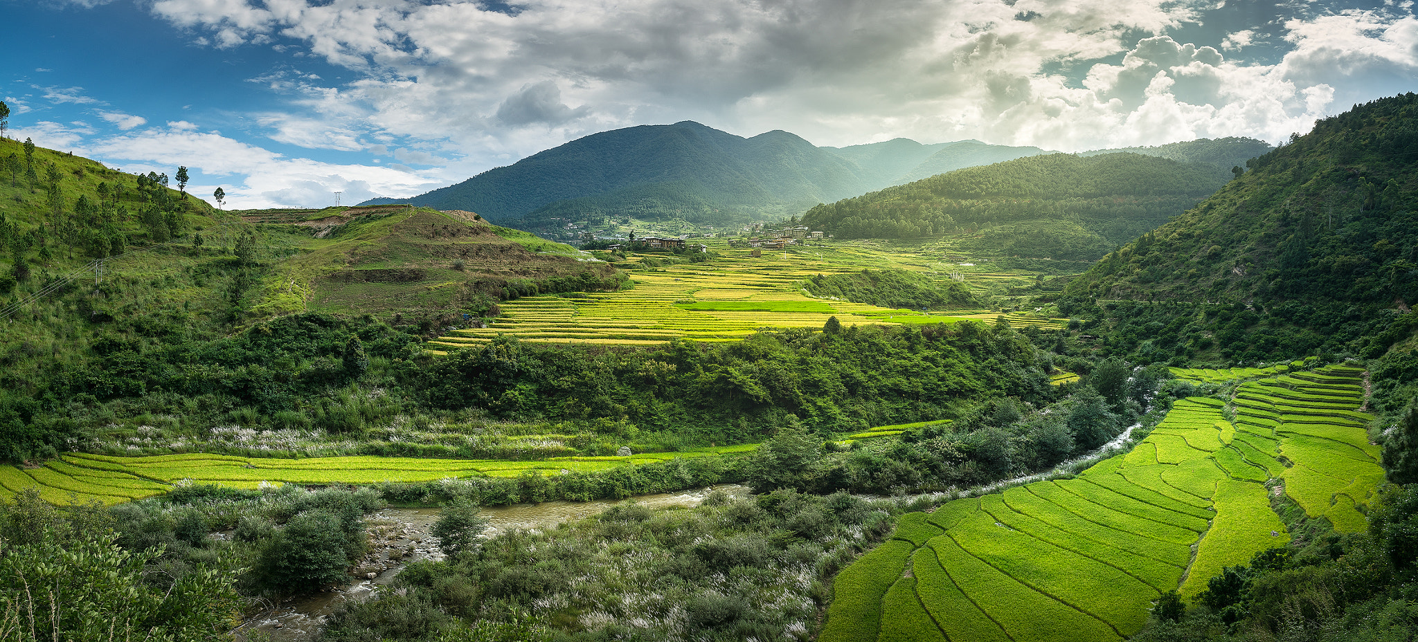 Sony a7R II + Sony Vario-Sonnar T* 16-35mm F2.8 ZA SSM sample photo. Punakha bhutan photography