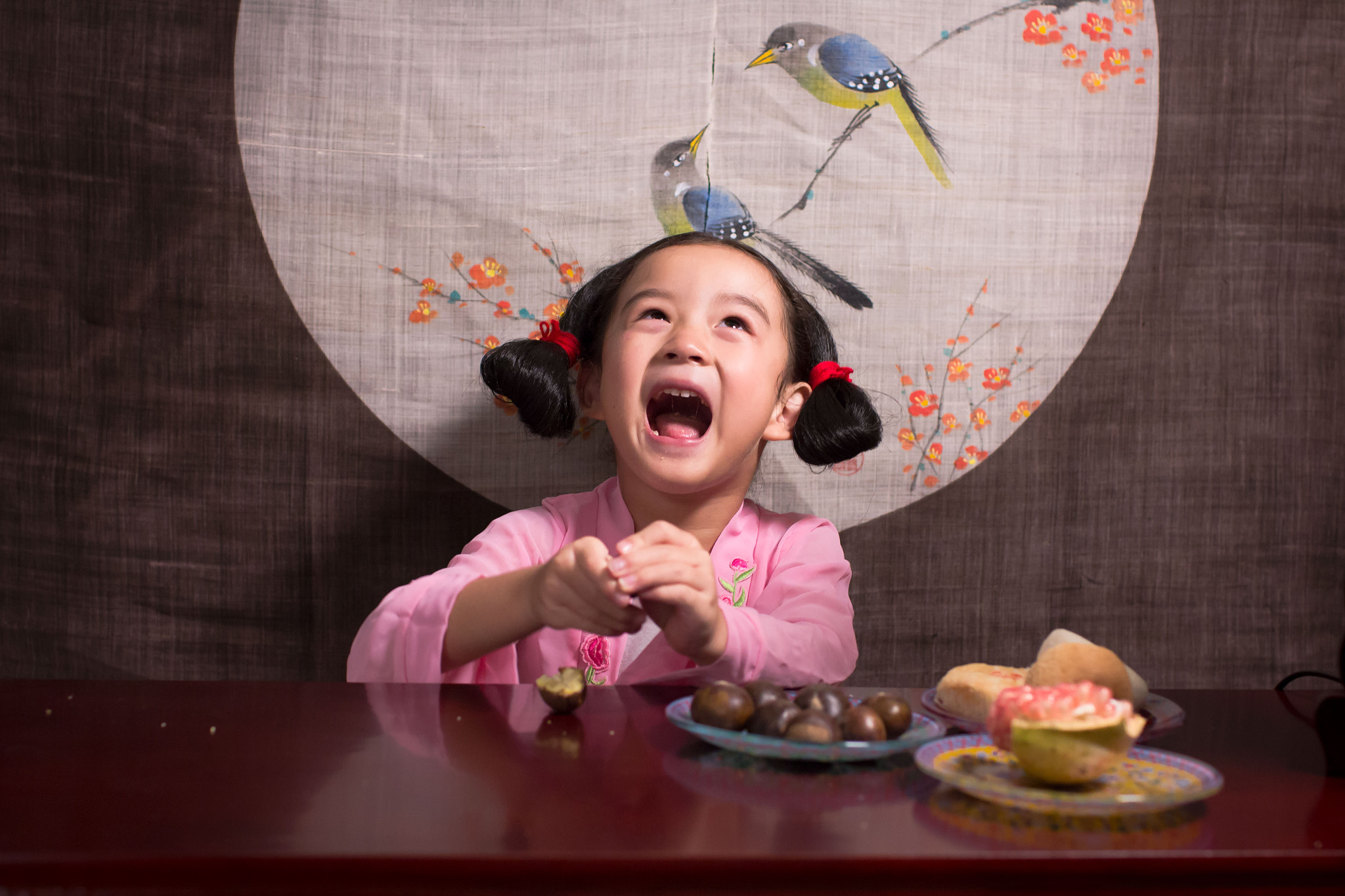 Canon EOS 60D + Canon EF 35mm F1.4L USM sample photo. Eating mooncakes photography