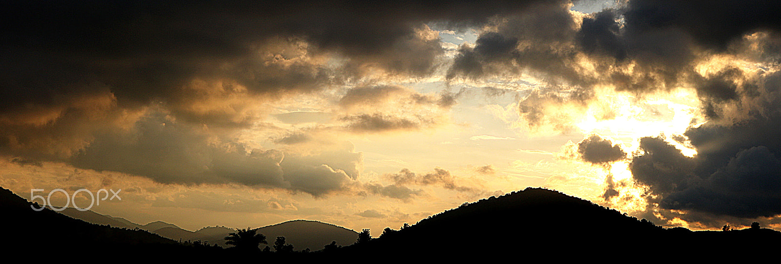 Canon EOS 750D (EOS Rebel T6i / EOS Kiss X8i) + Canon EF 24-105mm F4L IS USM sample photo. Araku valley the abpde of cloud photography