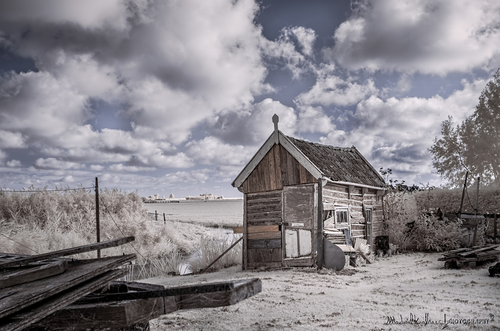 Nikon D5100 + AF Nikkor 28mm f/2.8 sample photo. The barn of marken photography