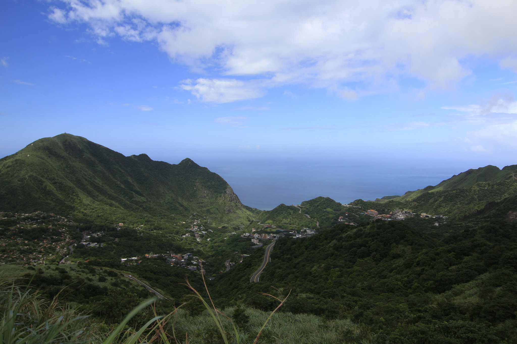 Tokina AT-X Pro 12-24mm F4 (IF) DX sample photo. The 102 road in taipei city photography