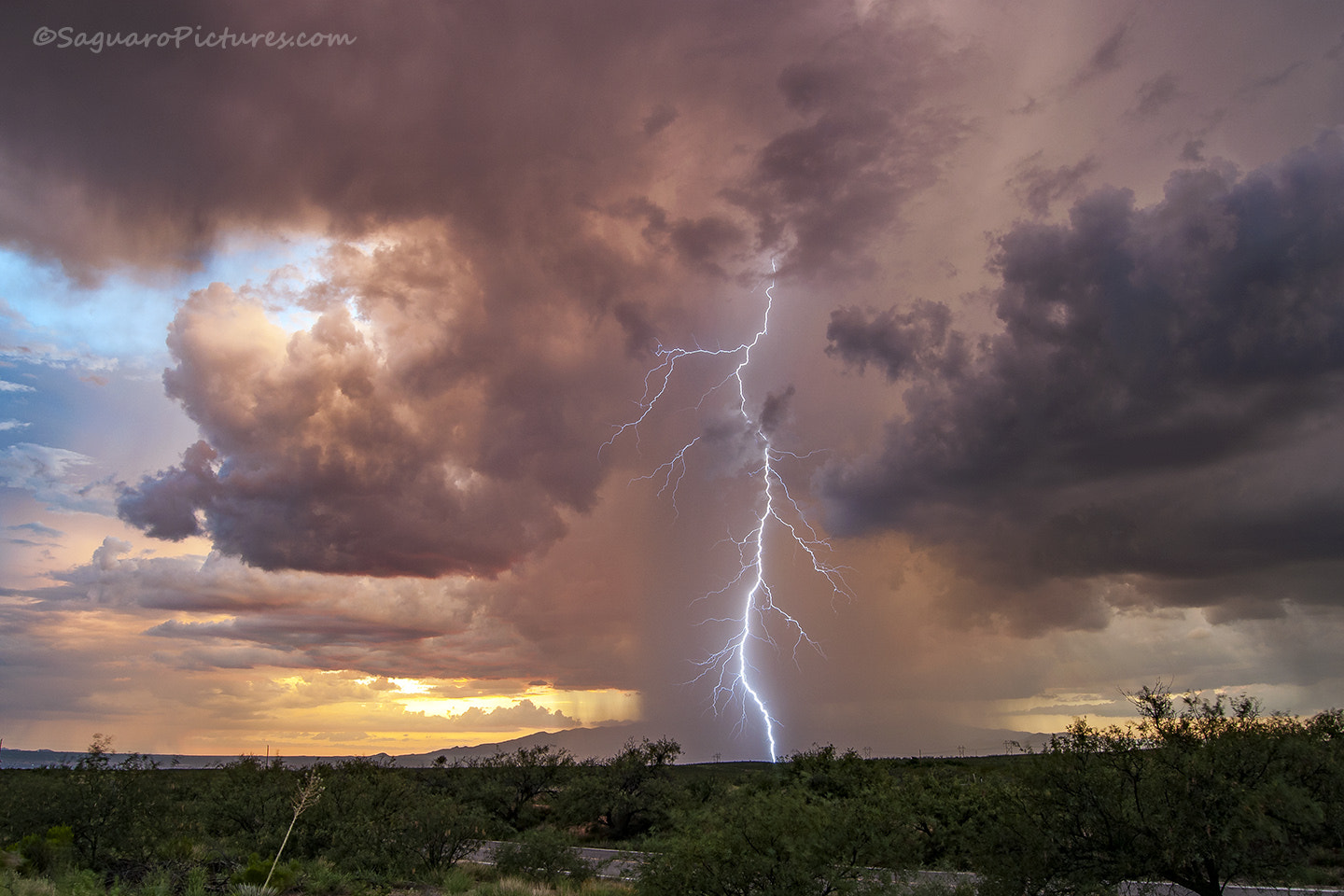 Nikon D5000 sample photo. Sunset lightning photography