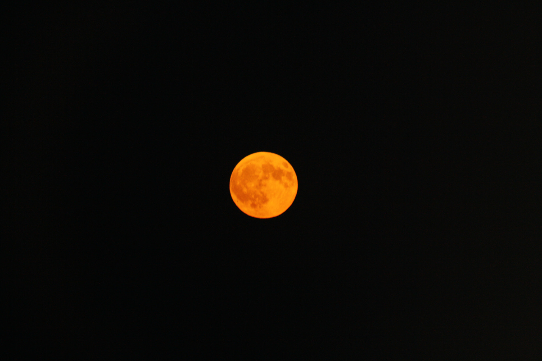 Canon EF 75-300mm f/4-5.6 USM sample photo. The red moon photography
