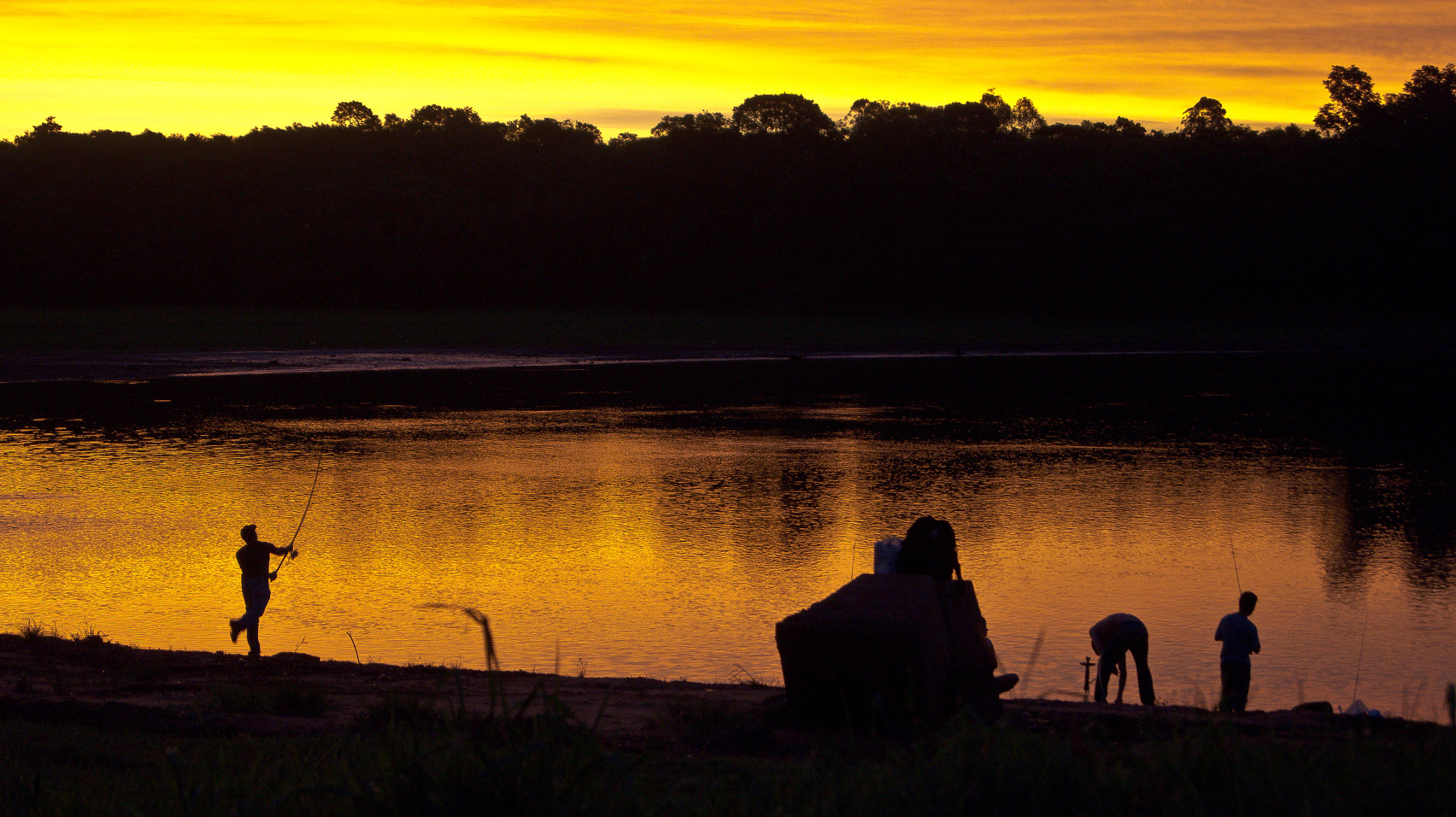 Sony SLT-A33 + Sony DT 18-55mm F3.5-5.6 SAM sample photo. The fisherman and the sunshine photography
