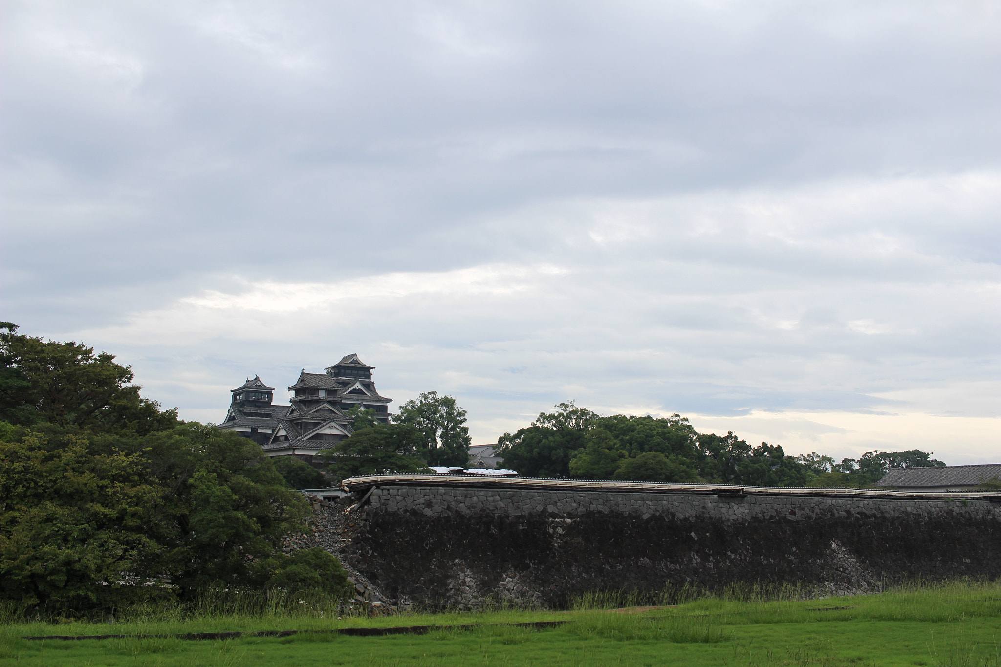 Canon EOS 100D (EOS Rebel SL1 / EOS Kiss X7) sample photo. Kumamoto castle photography