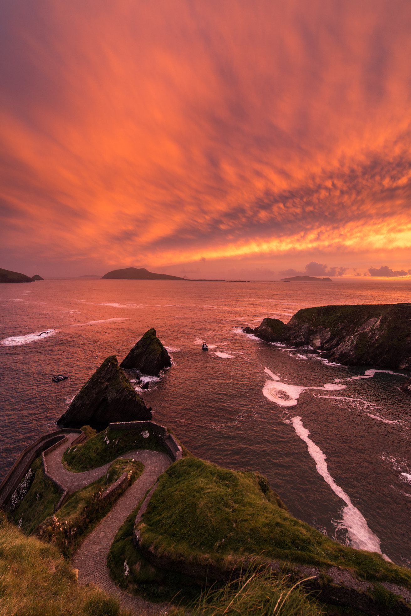 Samyang 14mm F2.8 ED AS IF UMC sample photo. Sunset at dunquin pier 2 photography