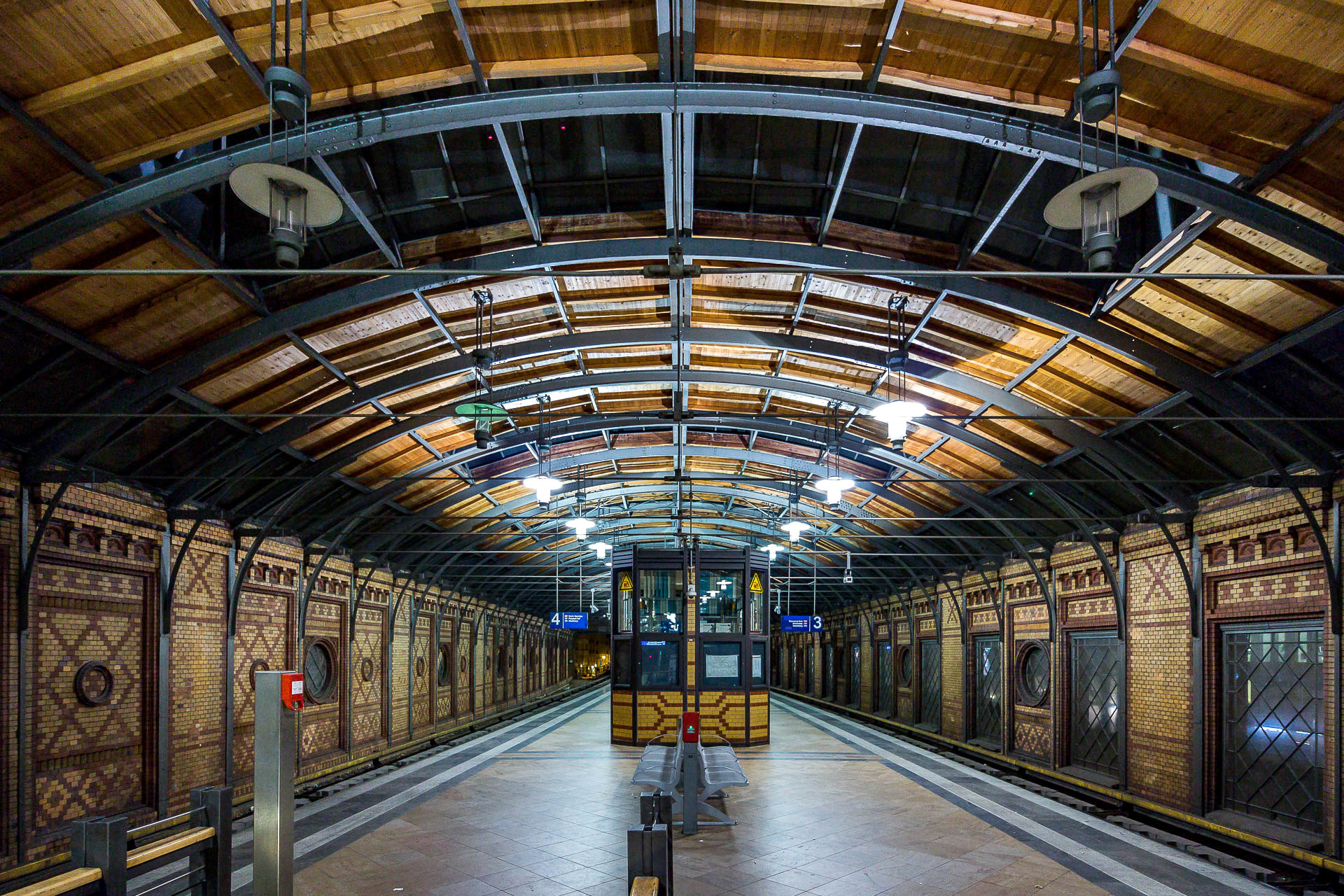 Canon EOS M sample photo. Hackescher markt photography