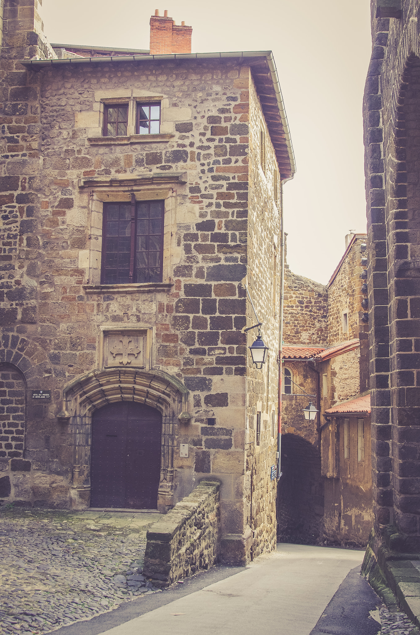 Tamron AF 28-75mm F2.8 XR Di LD Aspherical (IF) sample photo. Le puy photography