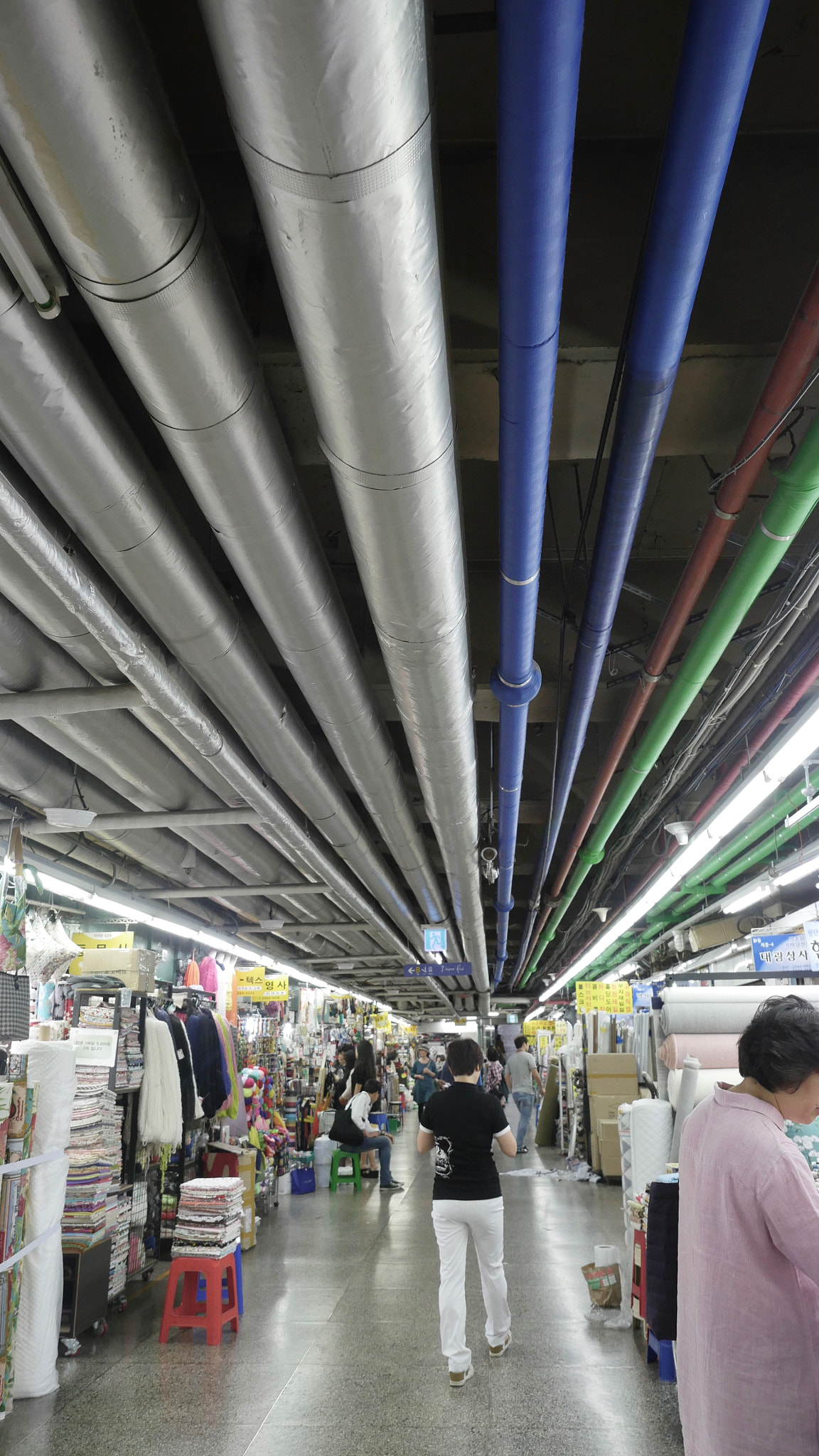 Panasonic Lumix DMC-GH4 + Olympus M.Zuiko Digital ED 12-40mm F2.8 Pro sample photo. Following you photography