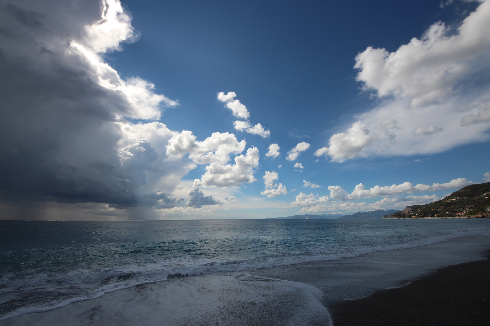 Sigma 8-16mm F4.5-5.6 DC HSM sample photo. Varigotti - italy photography
