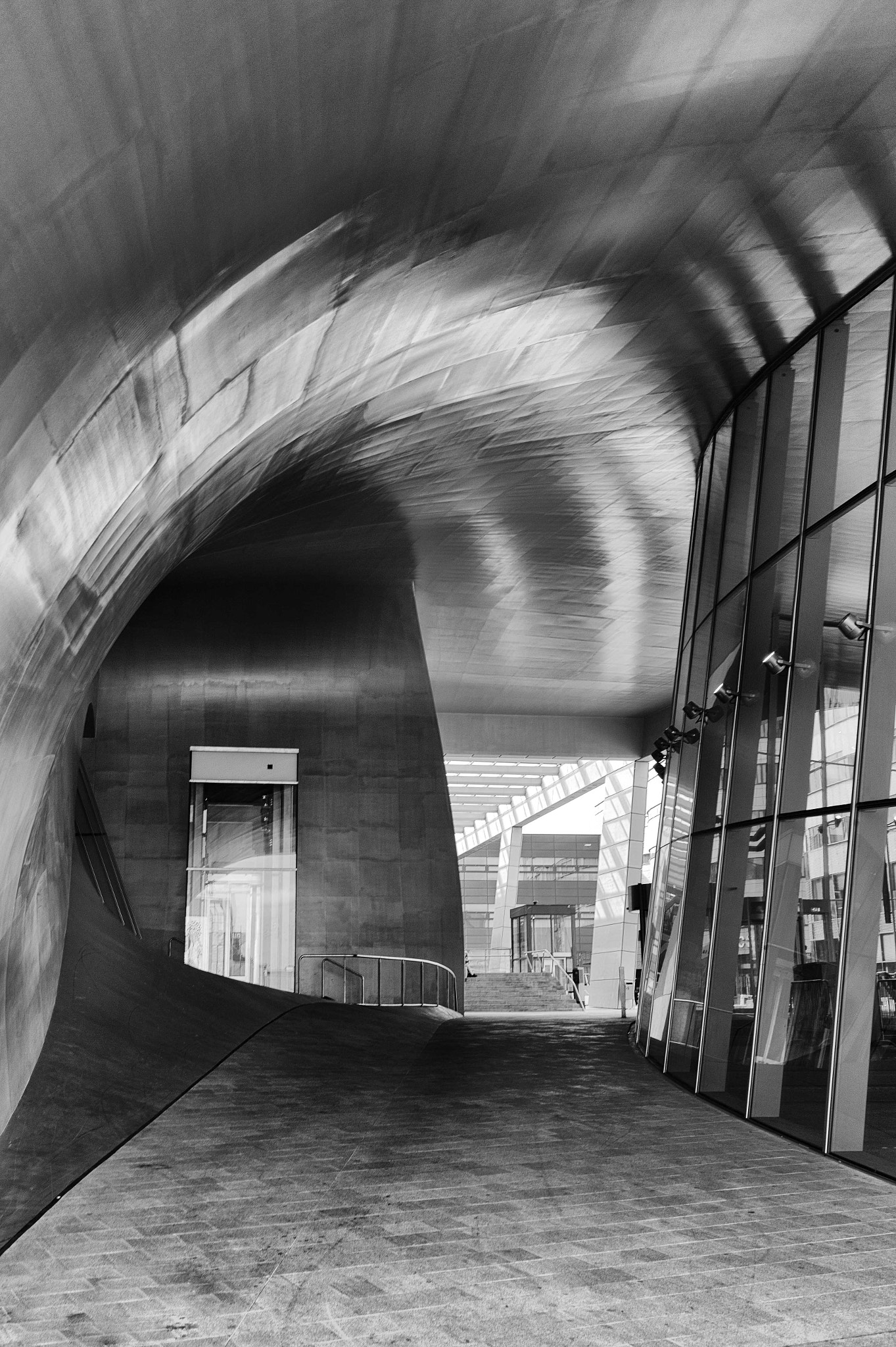 Leica M9 + Leica Summicron-M 35mm F2 ASPH sample photo. Station photography