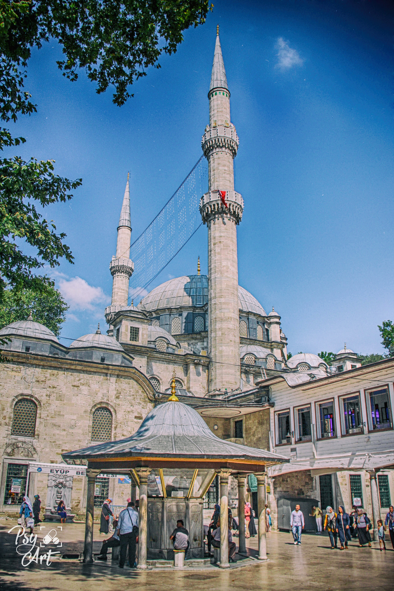 Canon EOS 40D + Canon EF-S 18-200mm F3.5-5.6 IS sample photo. Eyüp sultan mosque photography