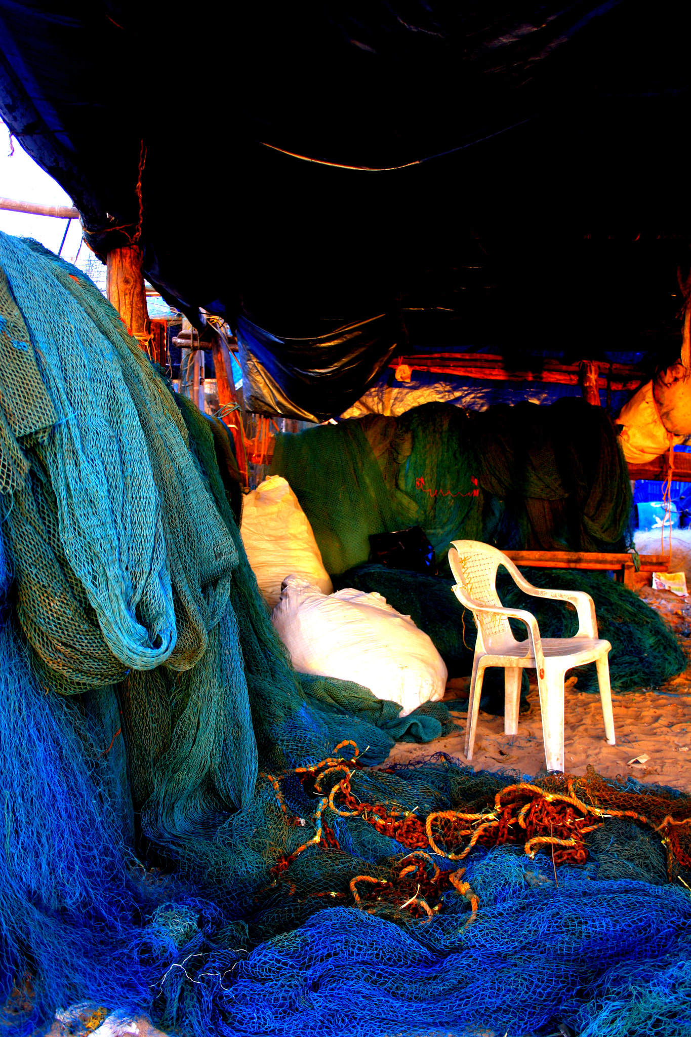 Canon EF-S 18-55mm F3.5-5.6 sample photo. A fishing village photography