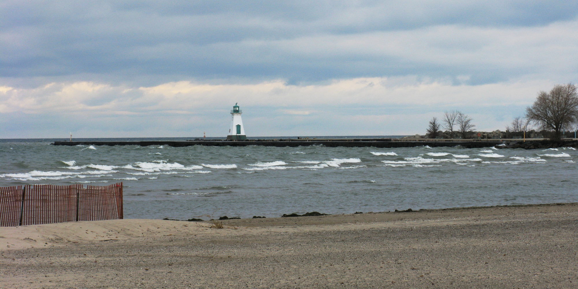Canon POWERSHOT A650 IS sample photo. Lighthouse on a windy day photography