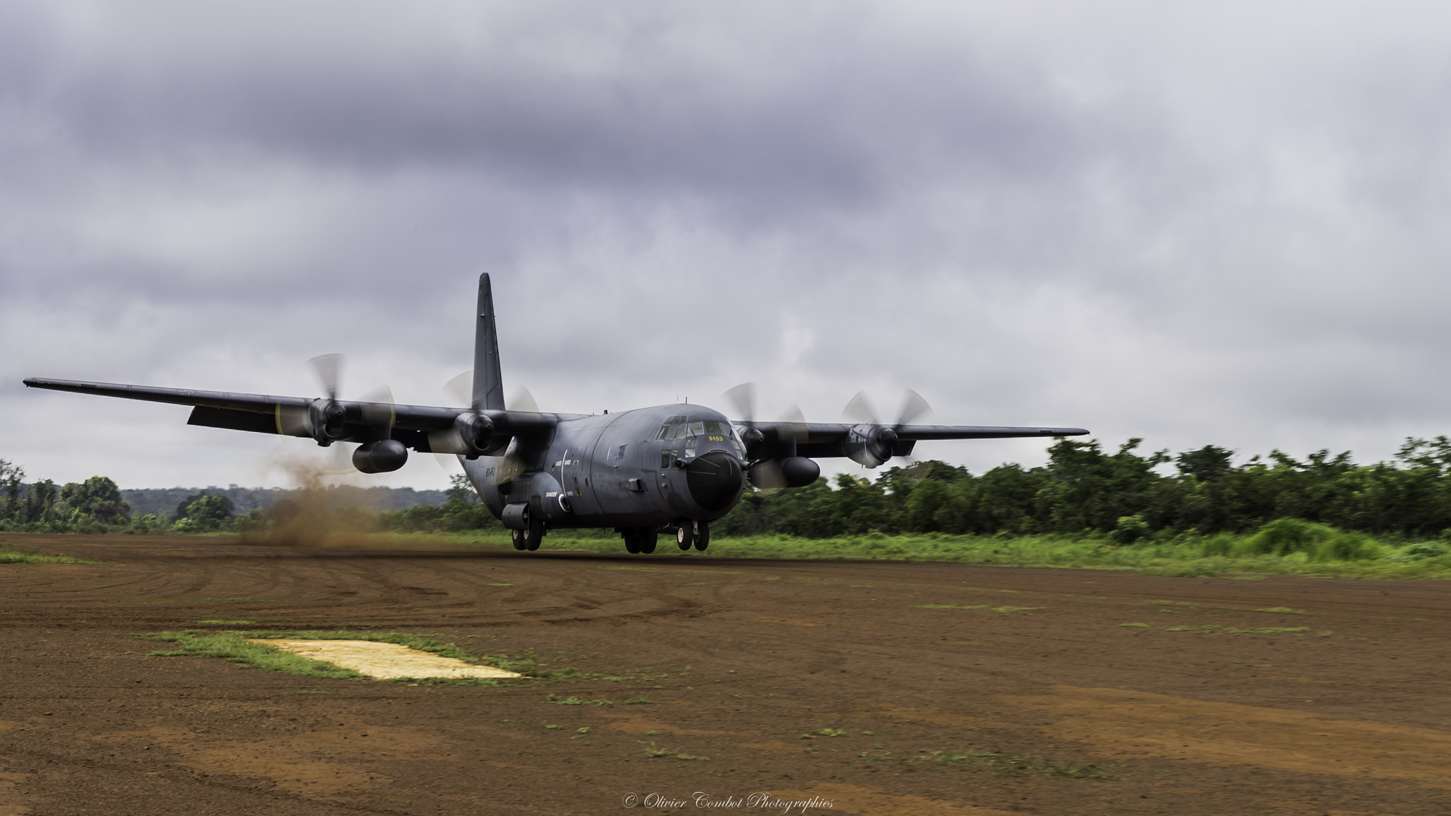 Pentax K-5 sample photo. C-130 touchdown photography