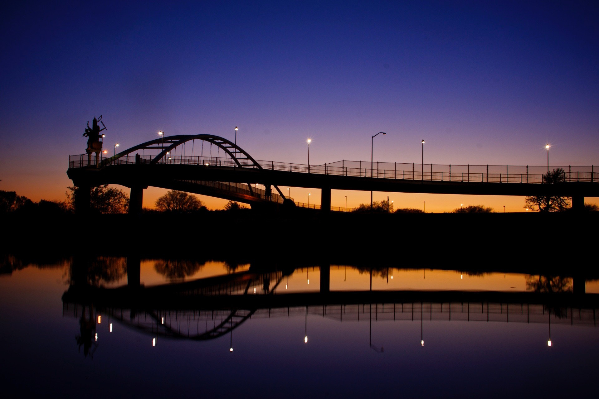 Sony Alpha NEX-7 sample photo. How you went away
a sip of red wine
orange, black, blue, and purple
a little kiss
into the night photography