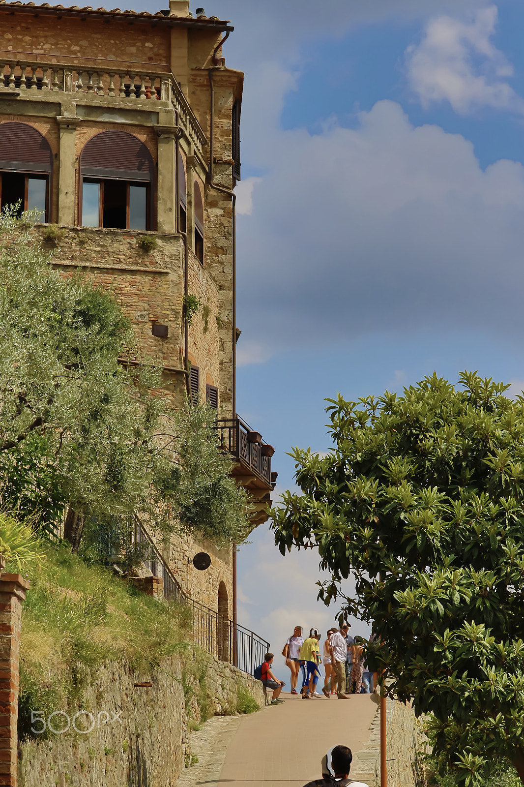 Canon EF-S 55-250mm F4-5.6 IS STM sample photo. The streets of san gimignano photography