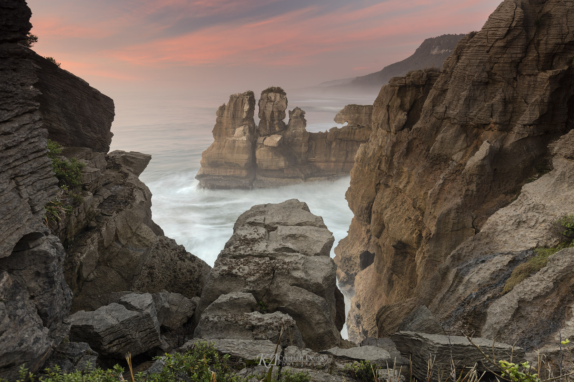 Canon EOS 5DS R + Canon EF 16-35mm F4L IS USM sample photo. Pancake rocks sunset photography