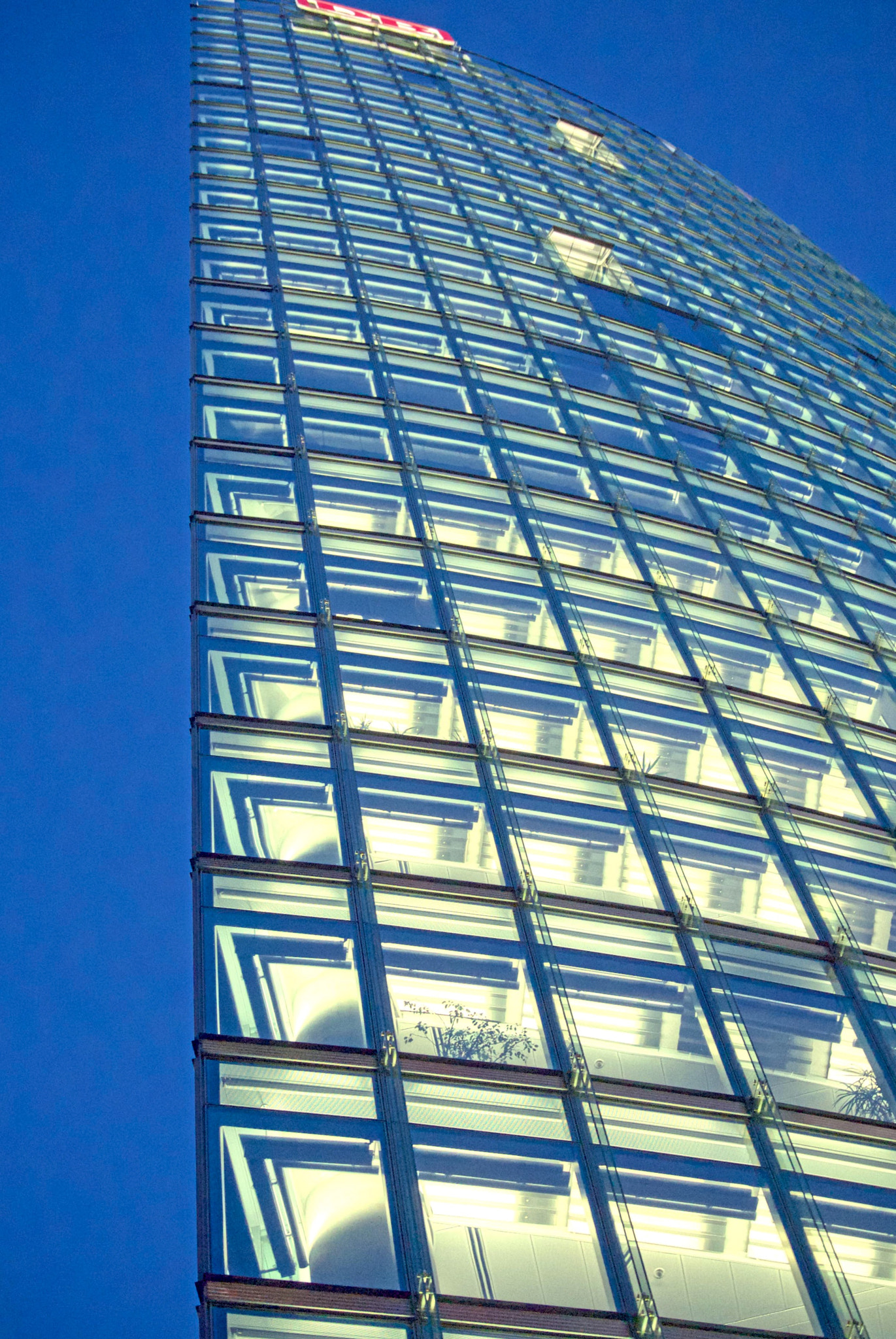 Nikon 1 Nikkor VR 30-110mm F3.8-5.6 sample photo. Sony center berlin photography