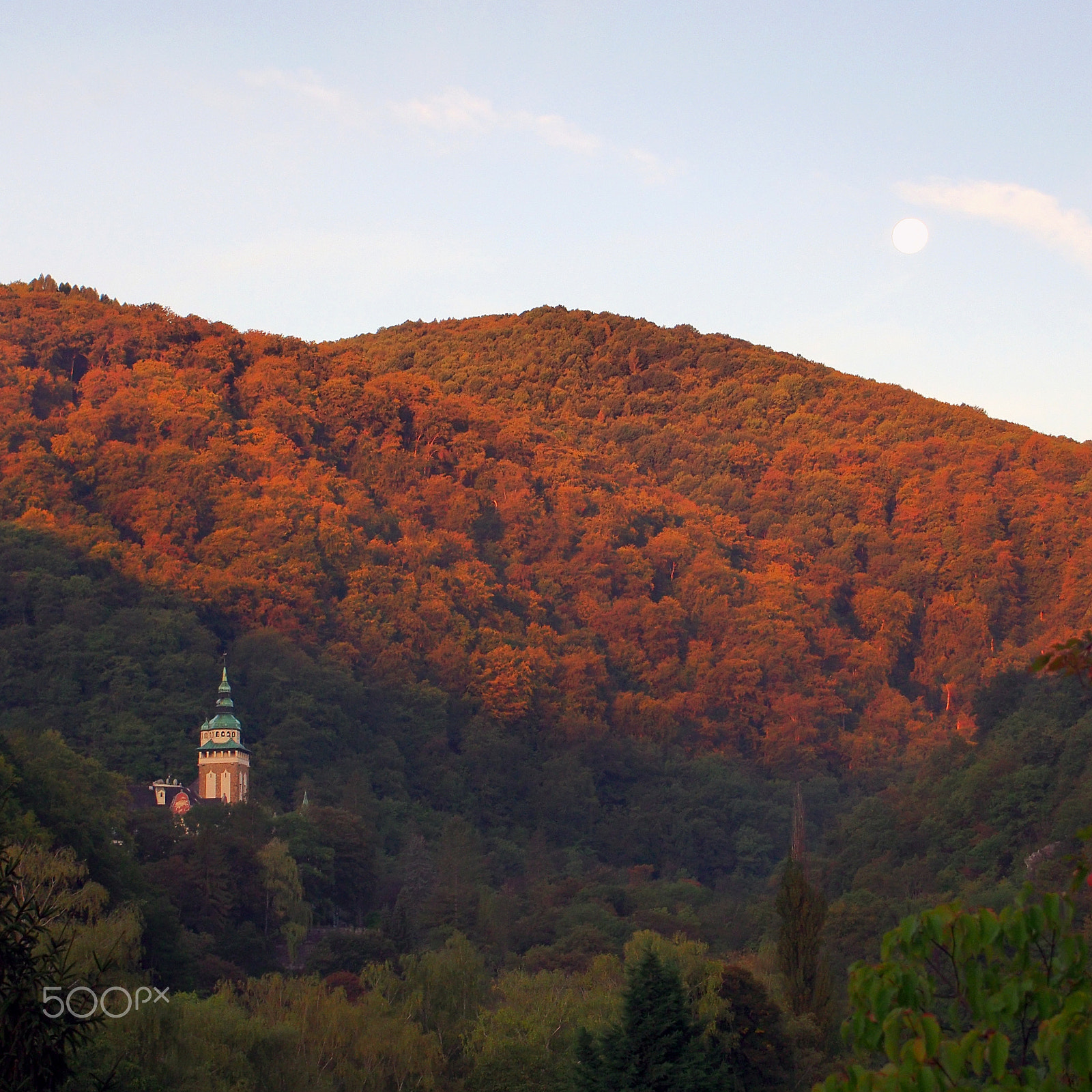Olympus M.Zuiko Digital 14-42mm F3.5-5.6 II R sample photo. Magical autumn photography