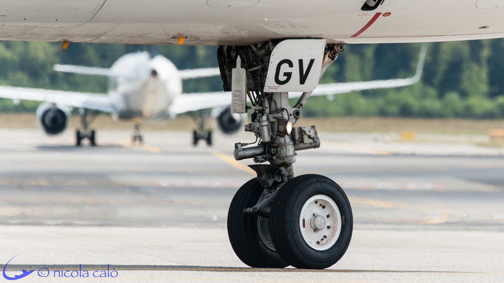 Sigma 150-600mm F5-6.3 DG OS HSM | C sample photo. Mxp airport 2016 photography