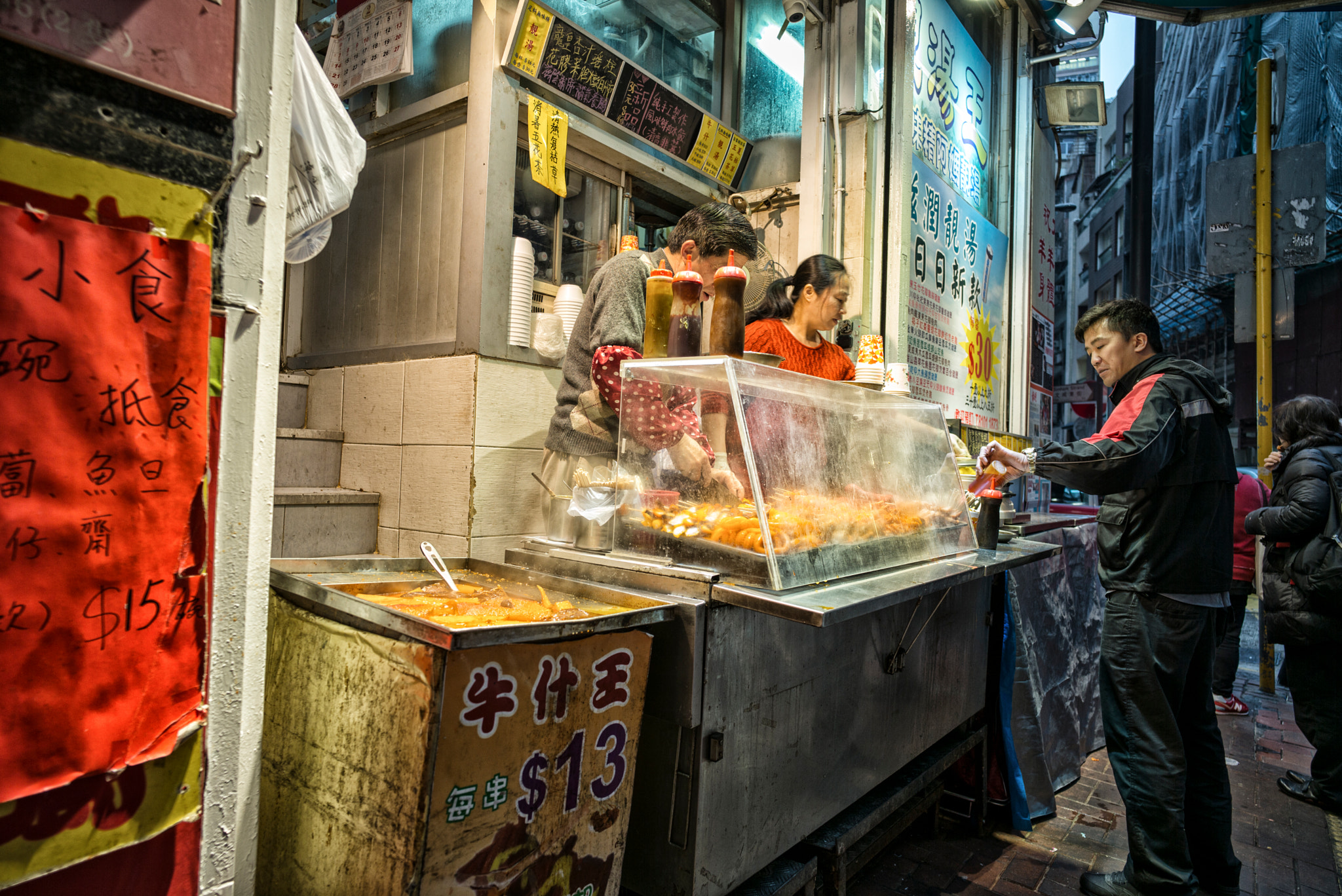 Leica Super-Elmar-M 21mm F3.4 ASPH sample photo. Street food, sheung wan photography