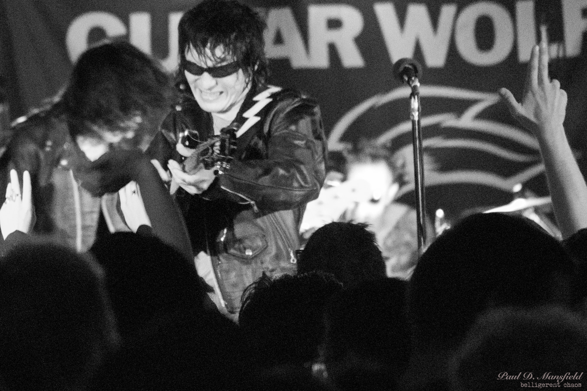 Canon EF 100mm F2.8L Macro IS USM sample photo. Guitar wolf at the horsehoe photography