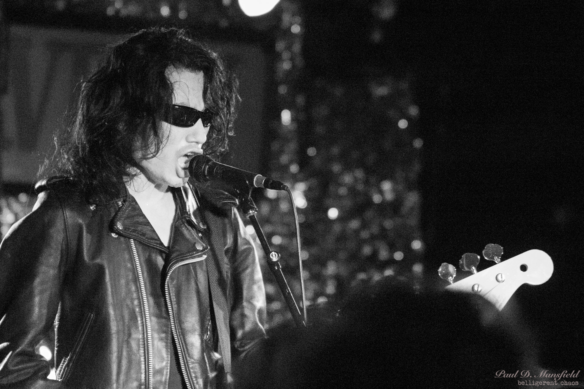 Canon EF 100mm F2.8L Macro IS USM sample photo. Guitar wolf at the horsehoe photography