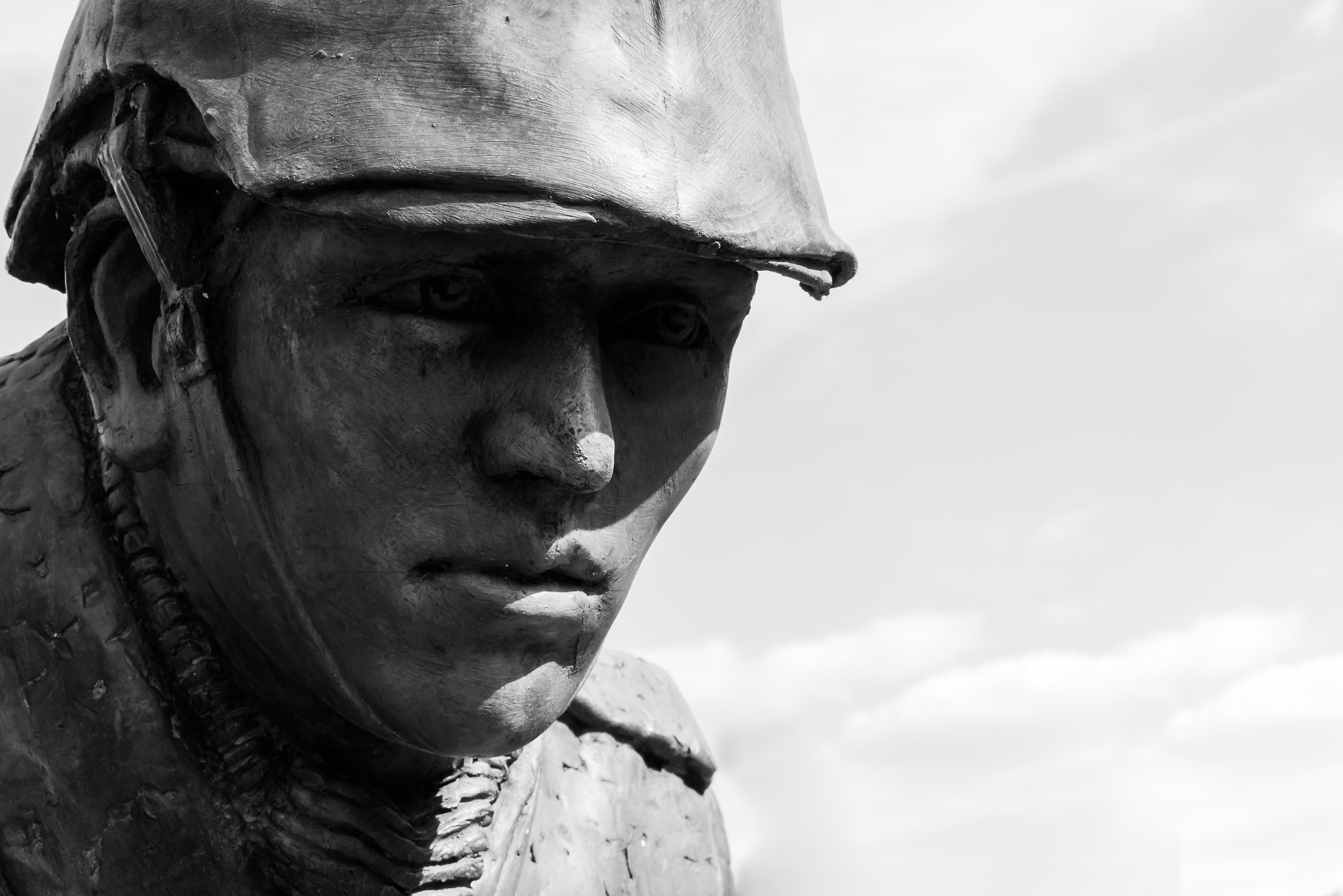Canon EOS 750D (EOS Rebel T6i / EOS Kiss X8i) sample photo. Statue photography