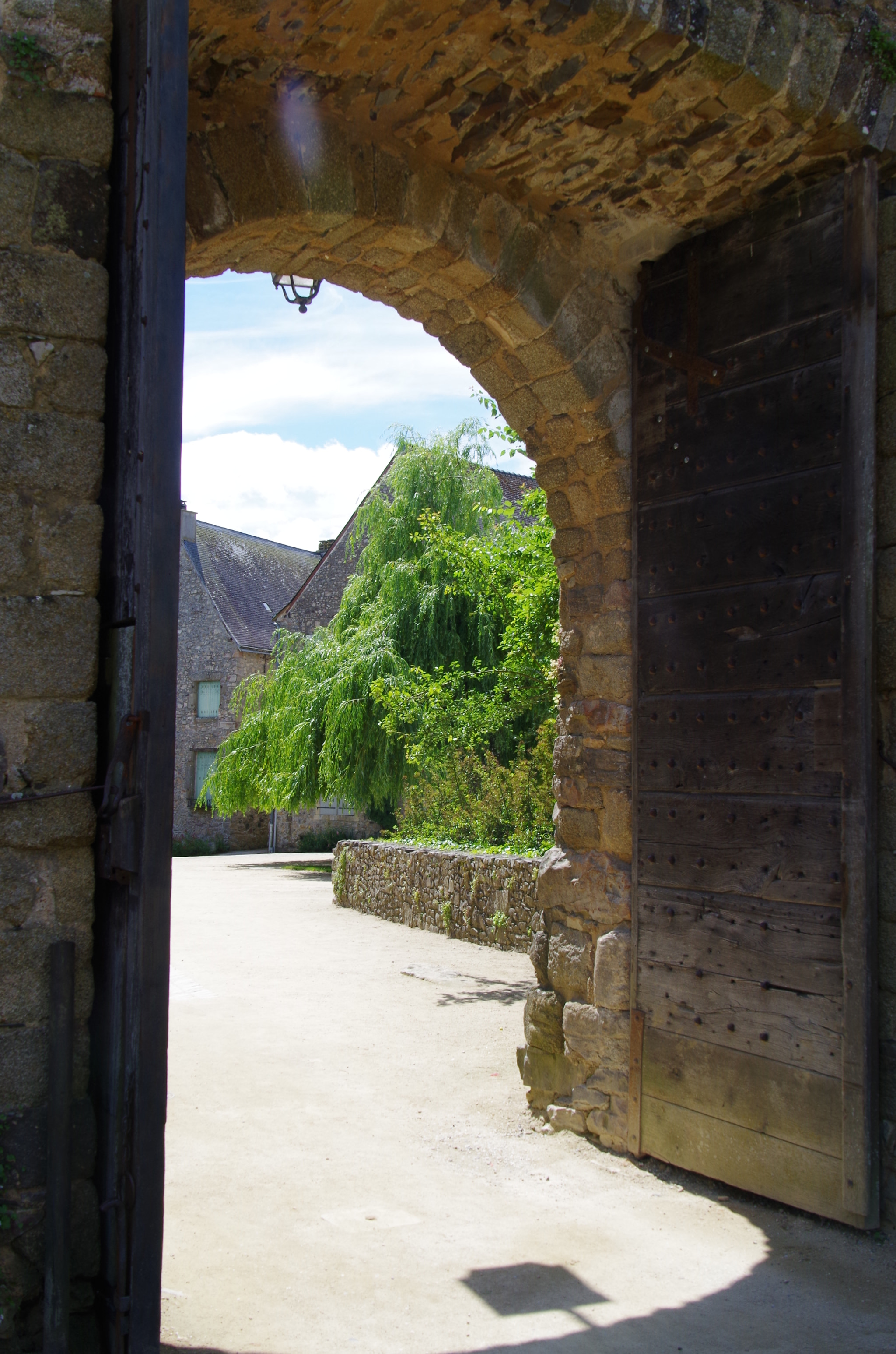 Pentax smc DA 18-270mm F3.5-6.3 ED SDM sample photo. Sainte-suzanne photography