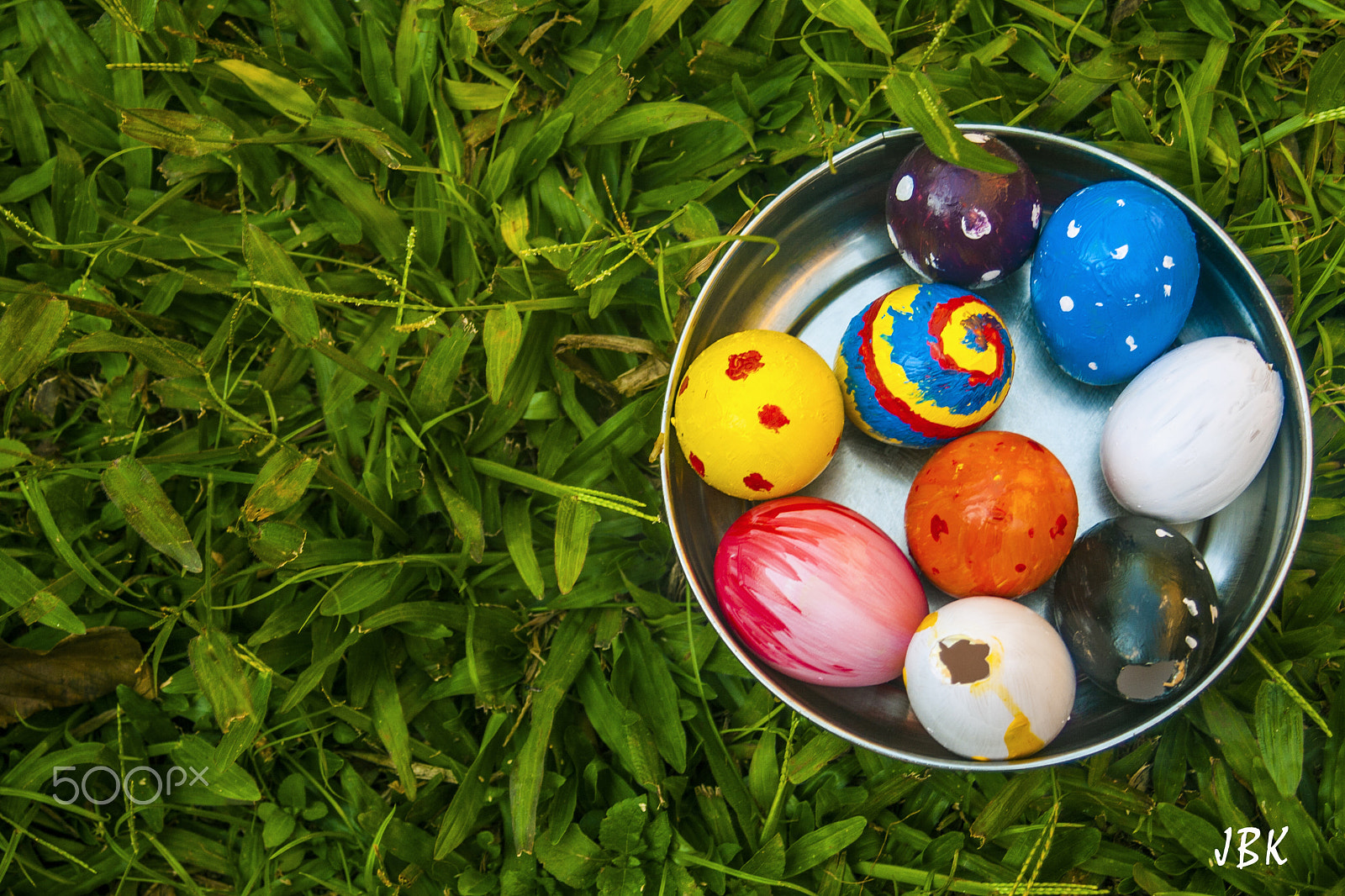 Canon EF 28-80mm f/3.5-5.6 USM sample photo. Broken colored egg shells photography