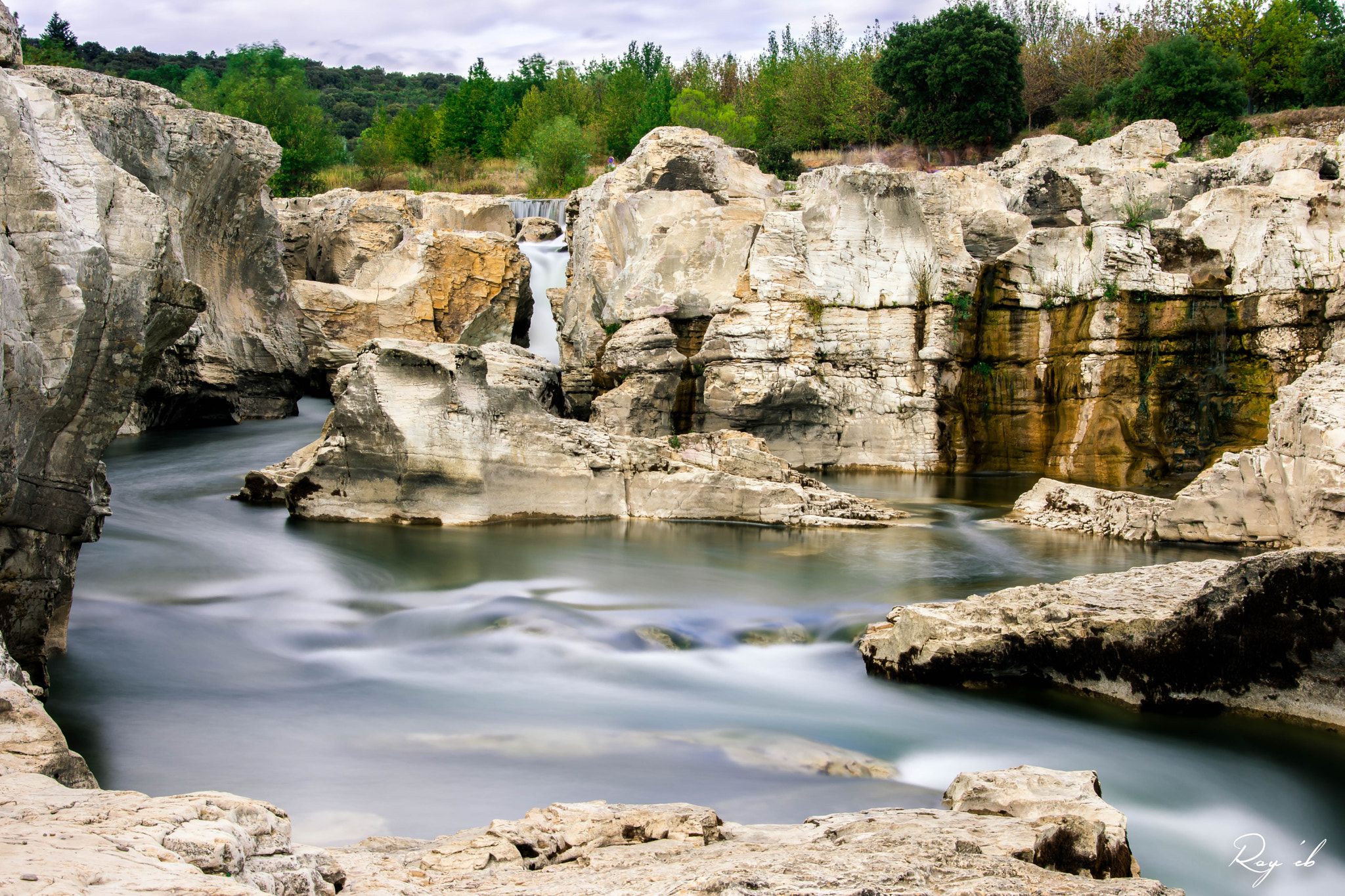 AF Zoom-Nikkor 28-70mm f/3.5-4.5 sample photo. Cascade du sautadet photography