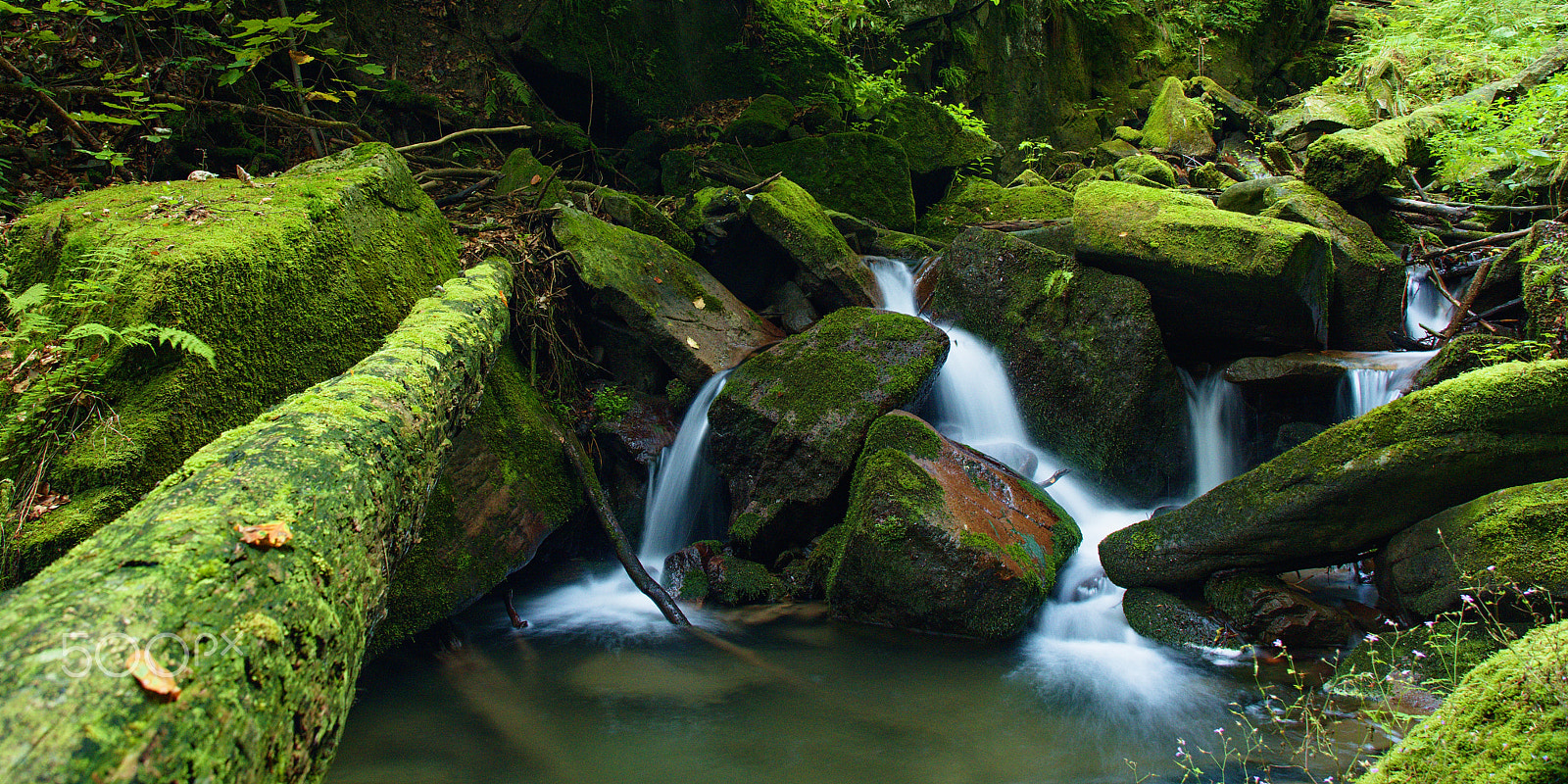 18.00 - 200.00 mm f/3.5 - 6.3 sample photo. Stream satina photography