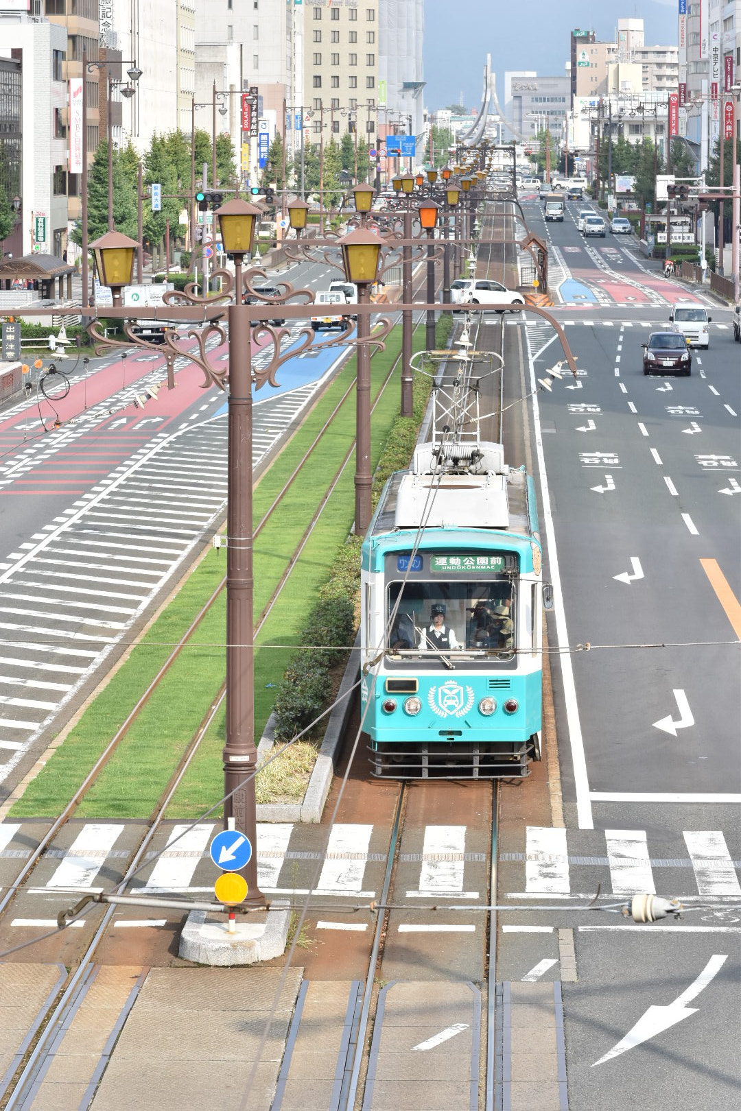 Nikon AF-S DX Micro-Nikkor 85mm F3.5G ED VR sample photo. Eletric train  photography