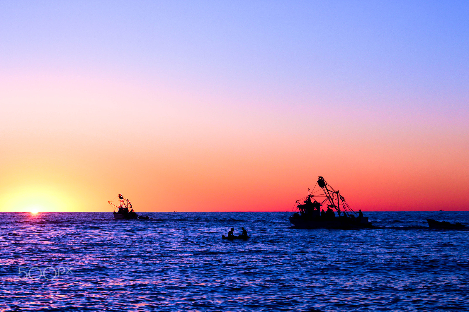 Sigma 70-300mm F4-5.6 APO DG Macro sample photo. Sundown photography