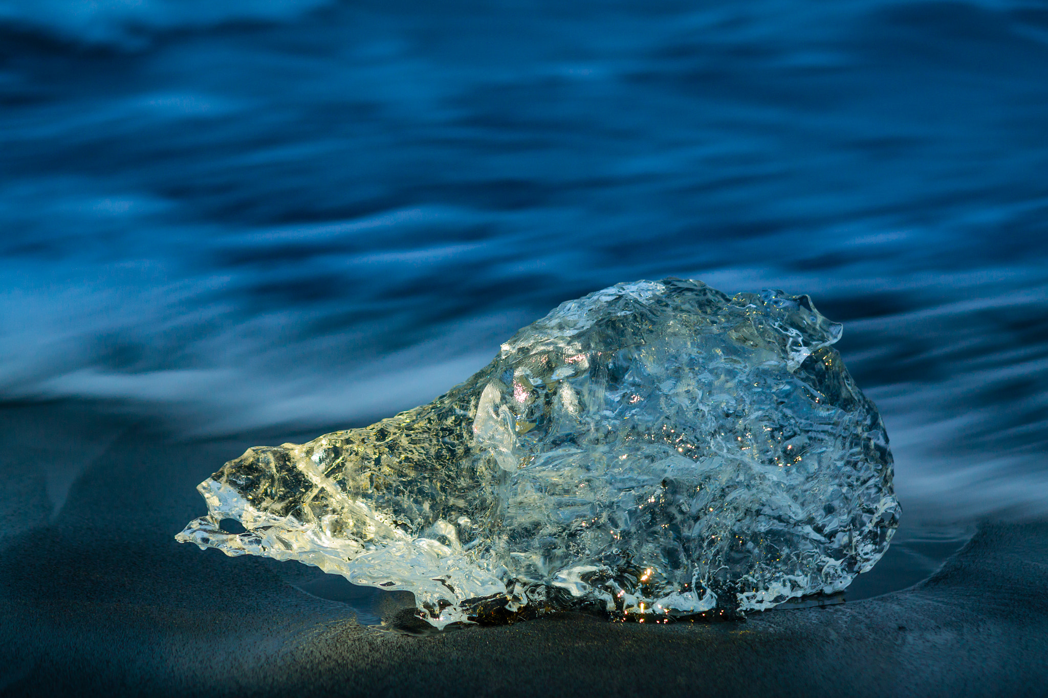 Sigma 70-200mm F2.8 EX DG Macro HSM II sample photo. Crystal photography